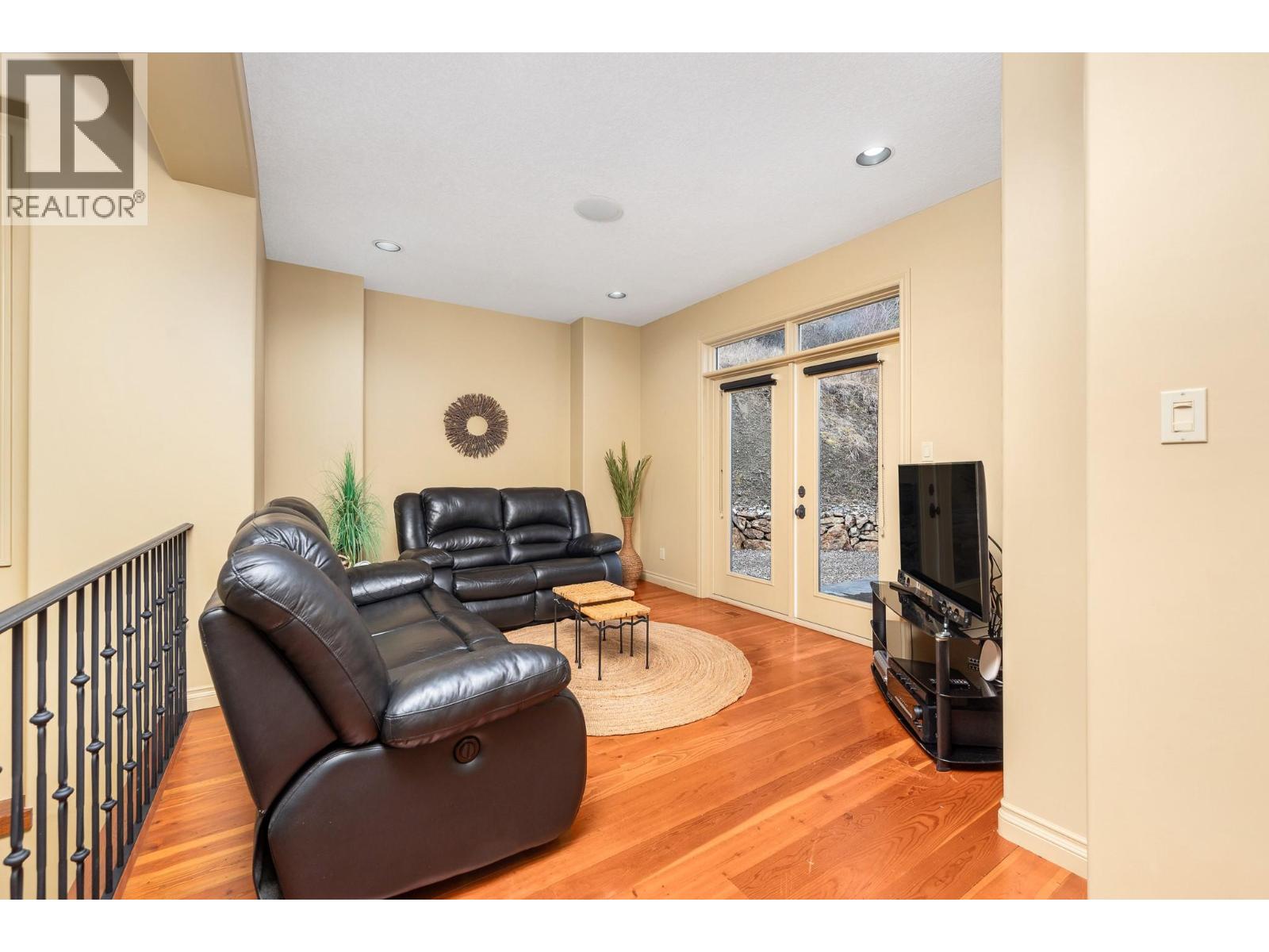 200 Melrose Court Property Photo 21