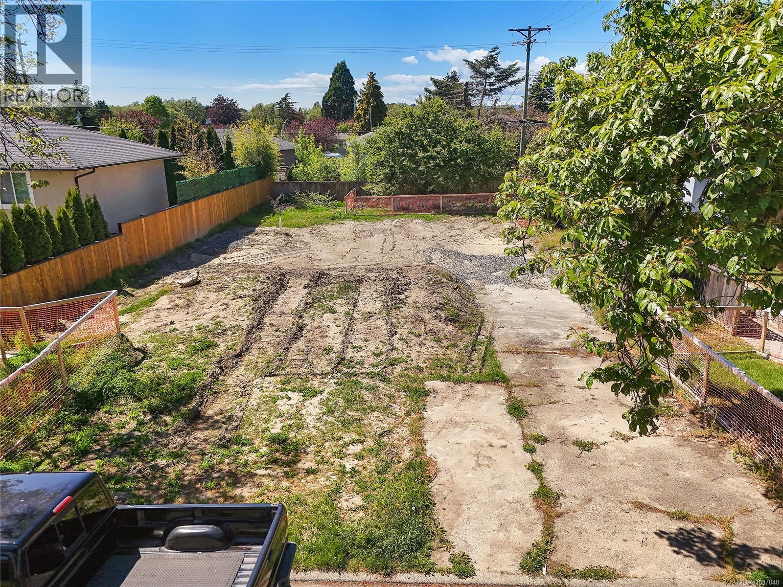 2936 Queenston St Property Photo 4
