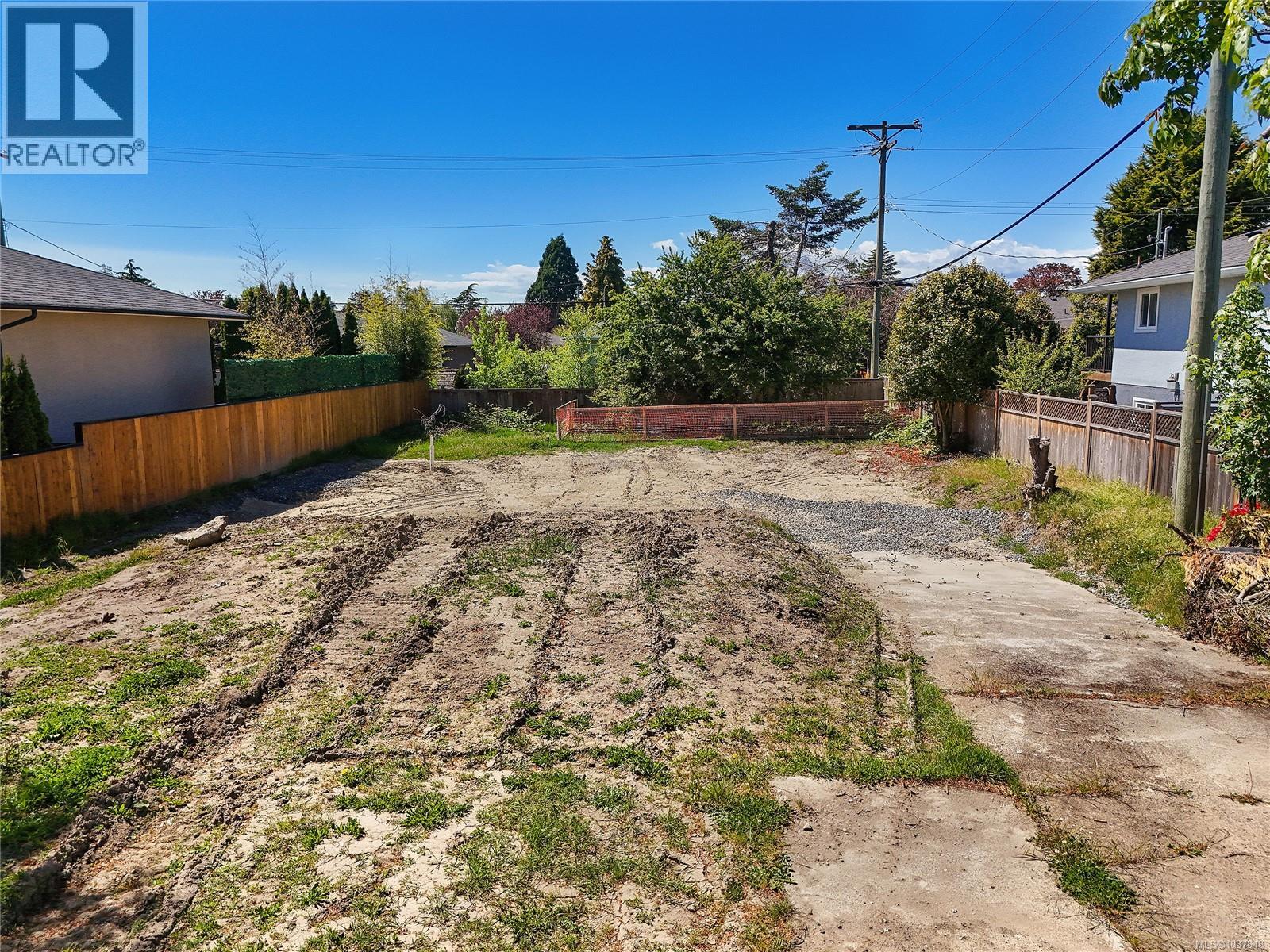 2936 Queenston St Property Photo 6