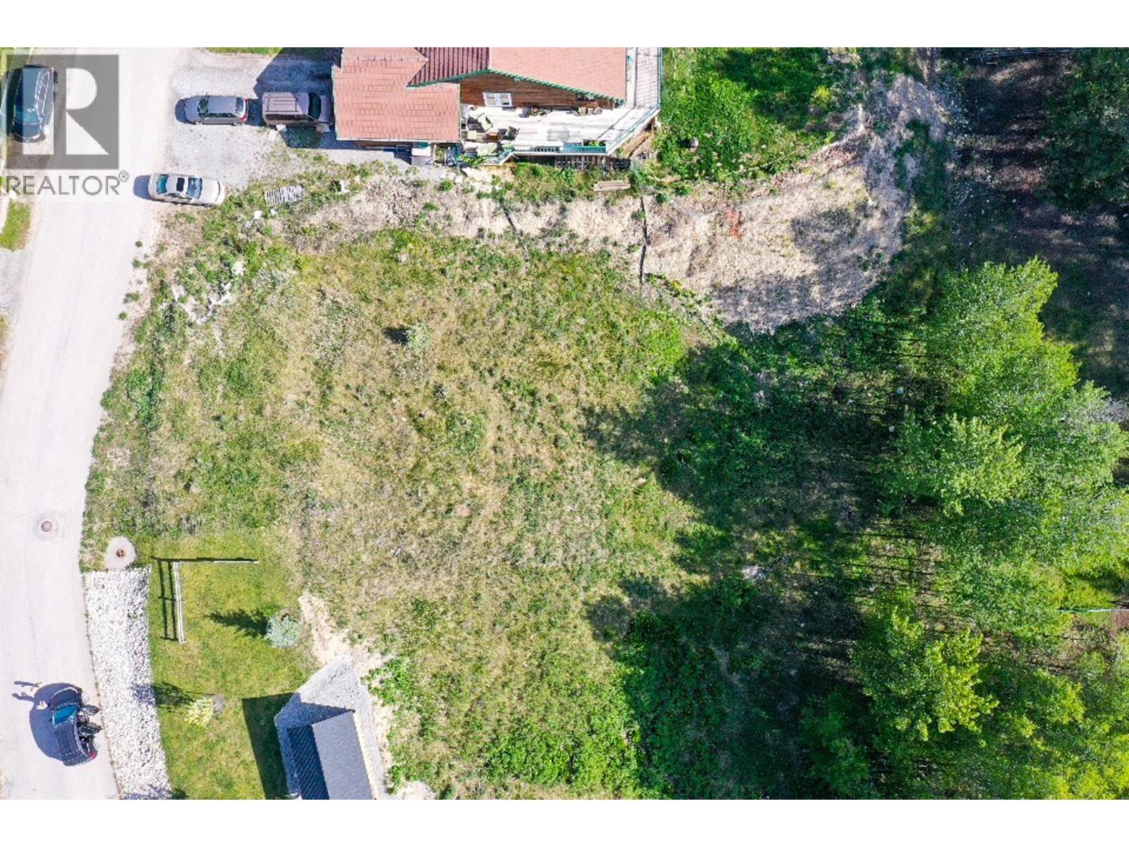 2161 Pinetree Place Property Photo 4