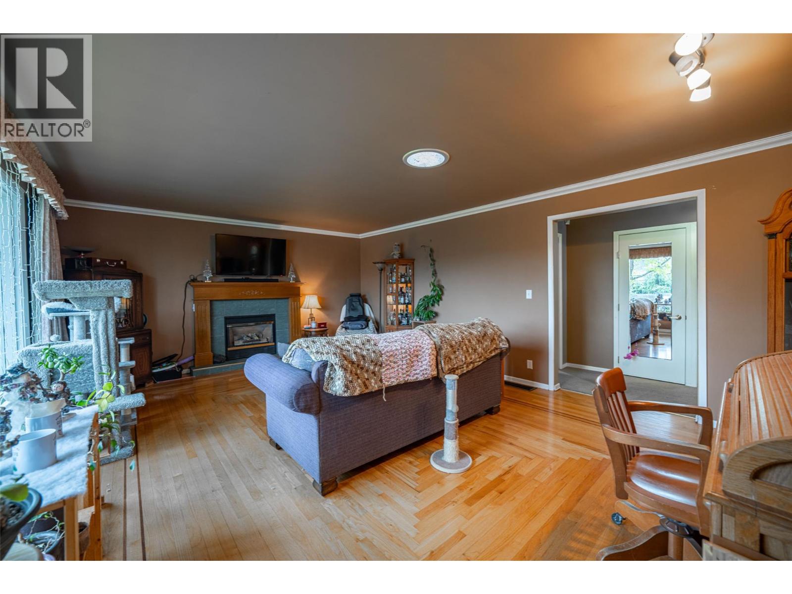 10003 6 Highway Property Photo 3