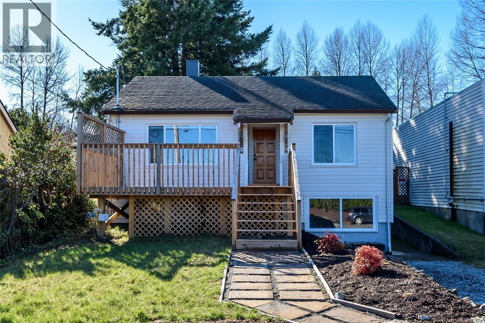 649 Mcphee Ave Property Photo 1