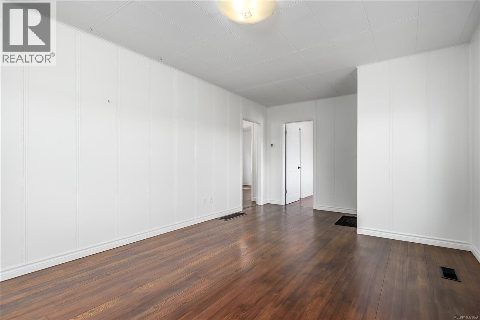 649 Mcphee Ave Property Photo 6