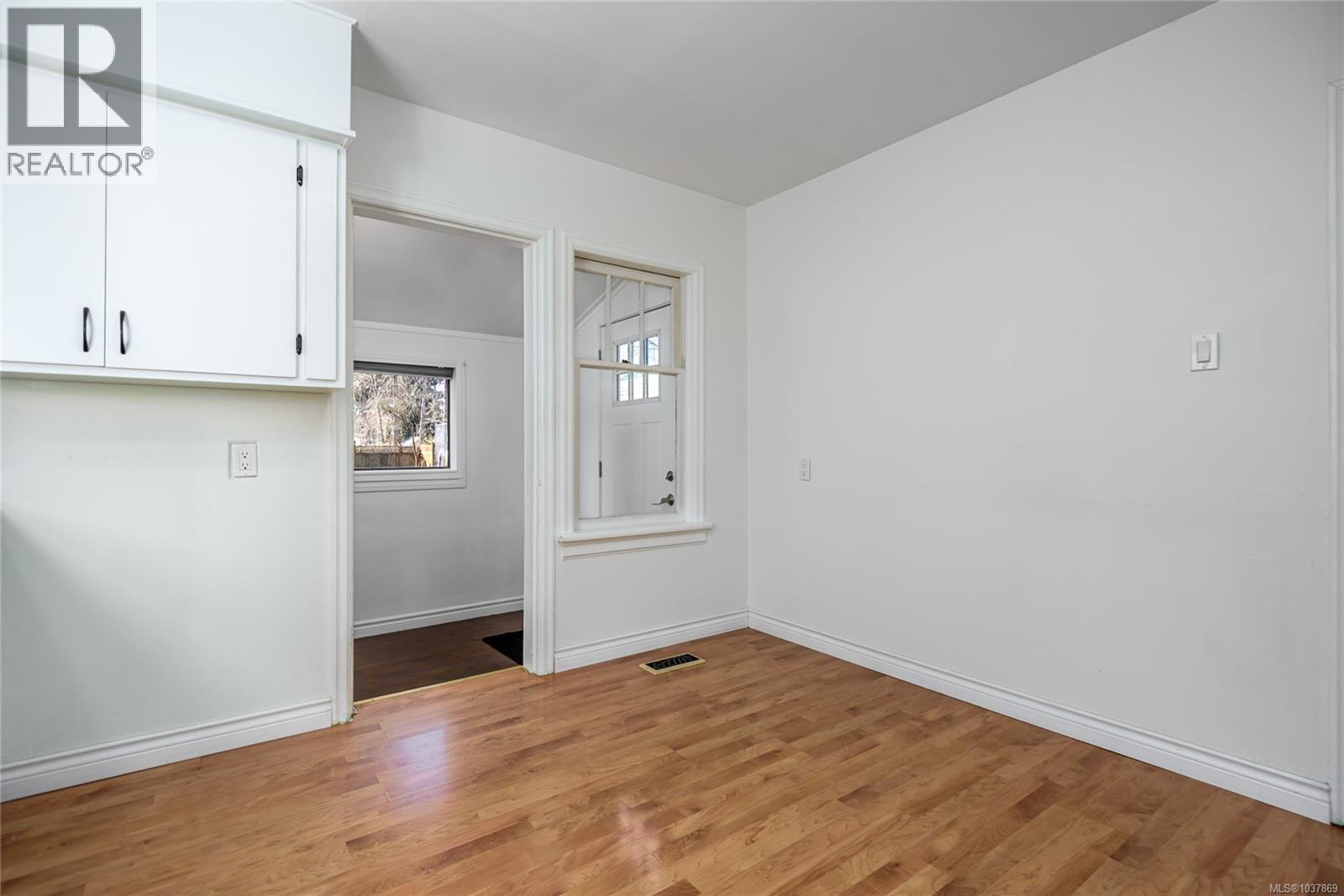 649 Mcphee Ave Property Photo 8