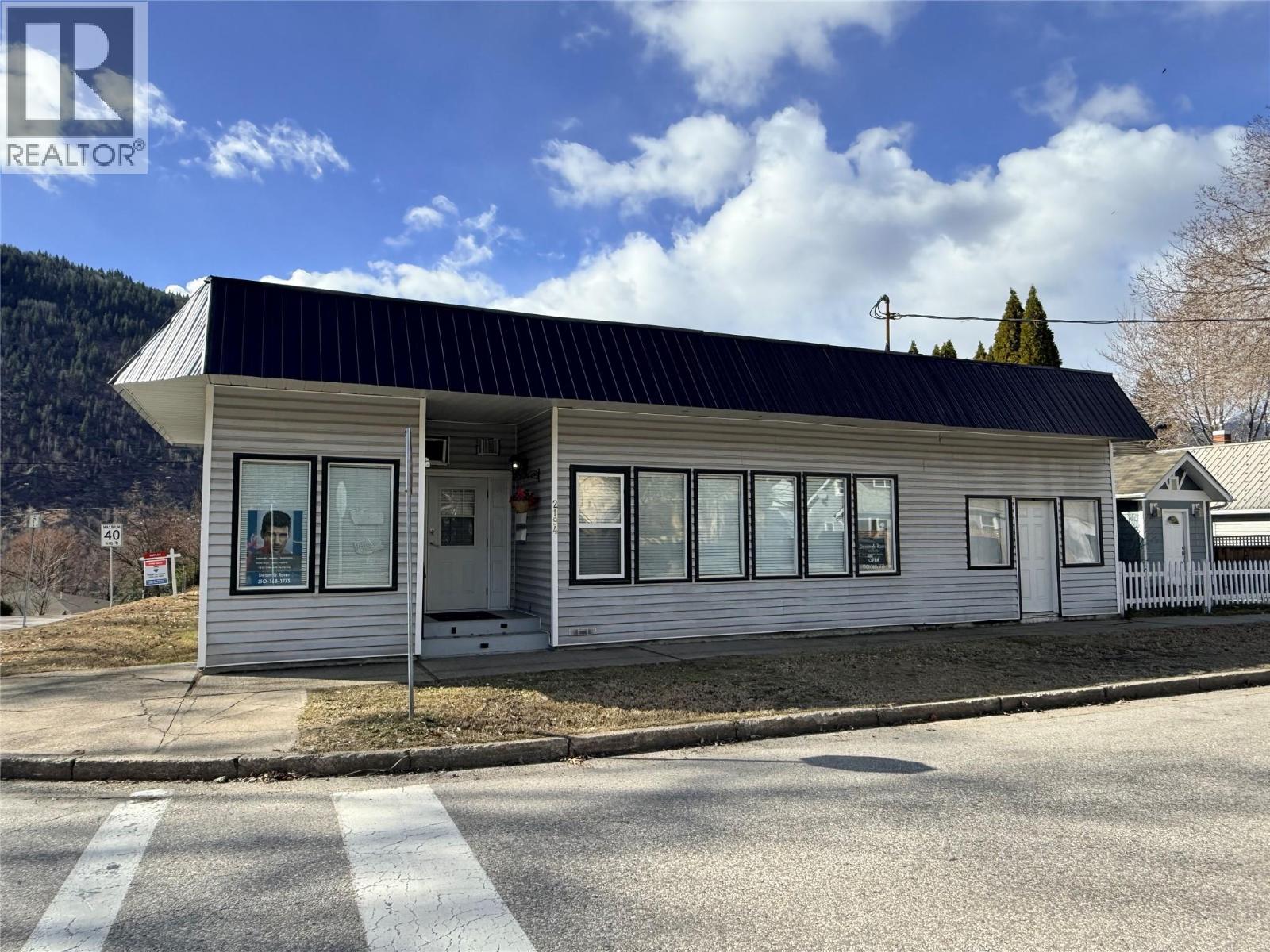 2194 Sixth Avenue Property Photo 1