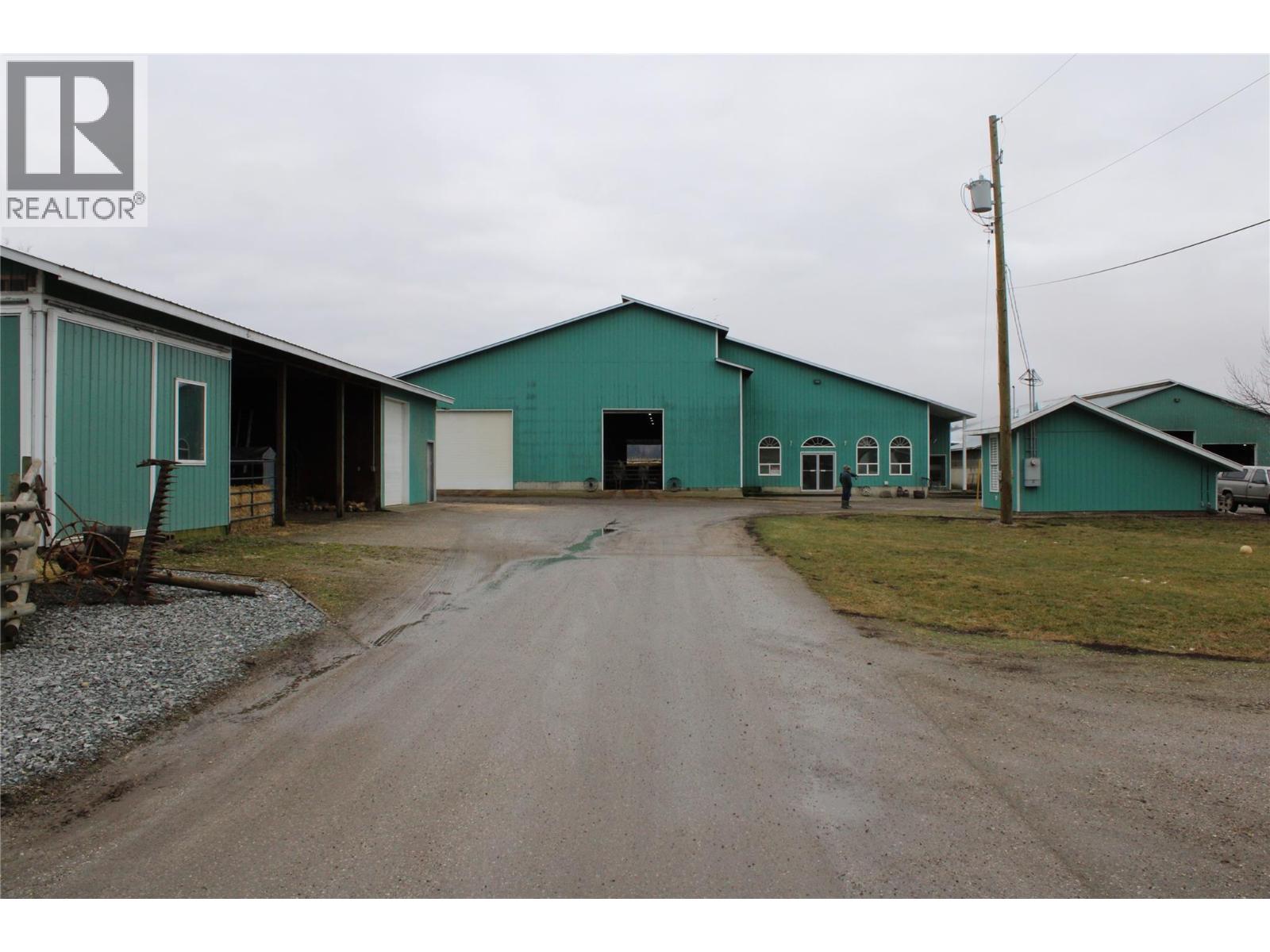 4809 Back Enderby Road Property Photo 17