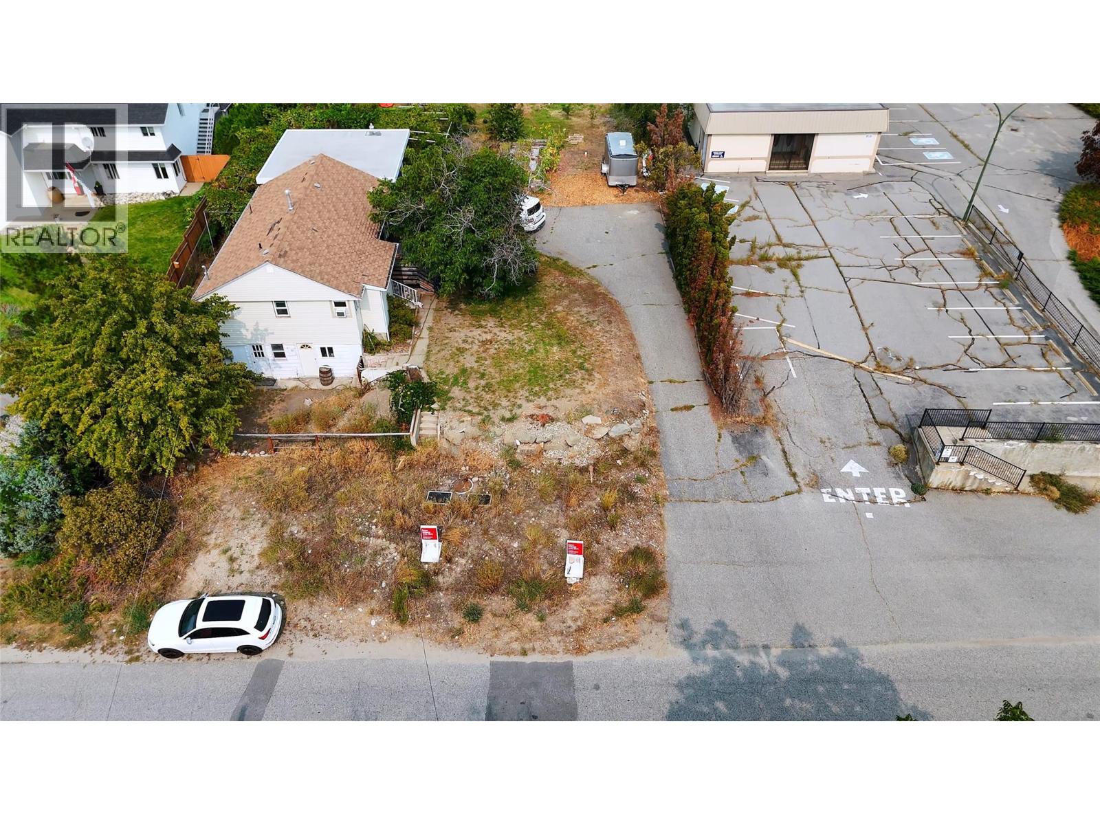 9700 Julia Street Property Photo 4