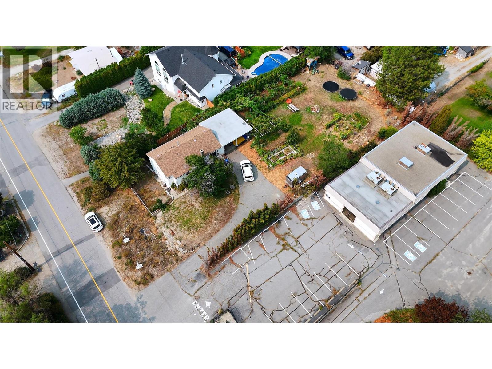 9704 & 9700 Julia Street Property Photo 1