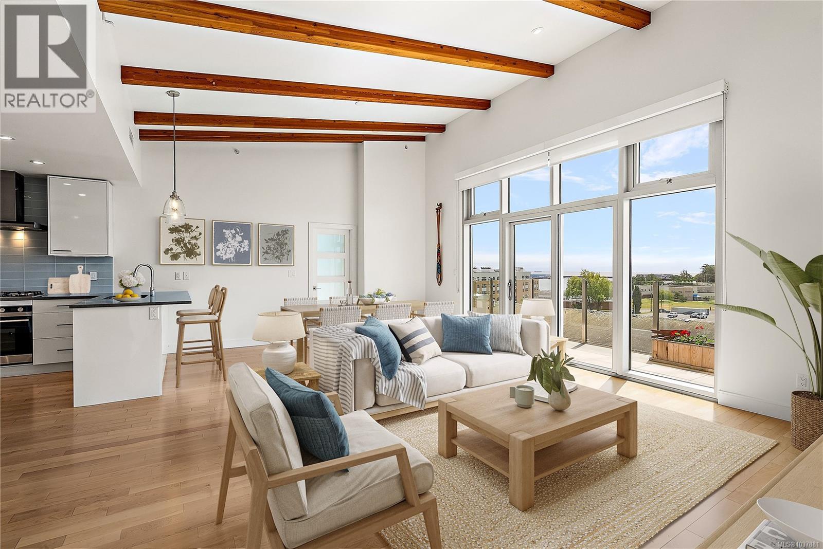 603 916 Lyall St Property Photo 1