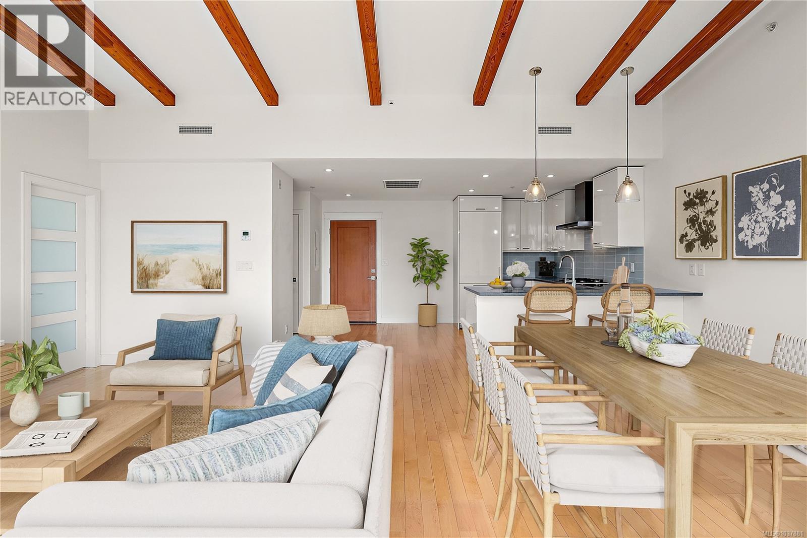 603 916 Lyall St Property Photo 2