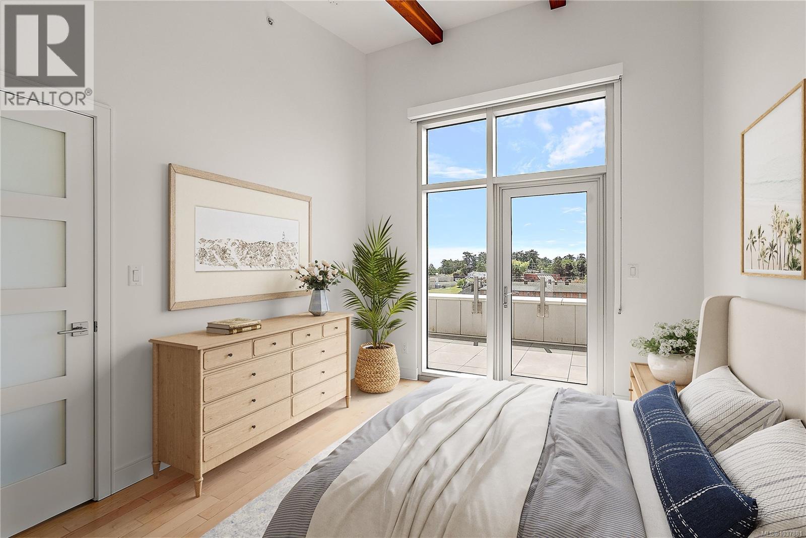 603 916 Lyall St Property Photo 4