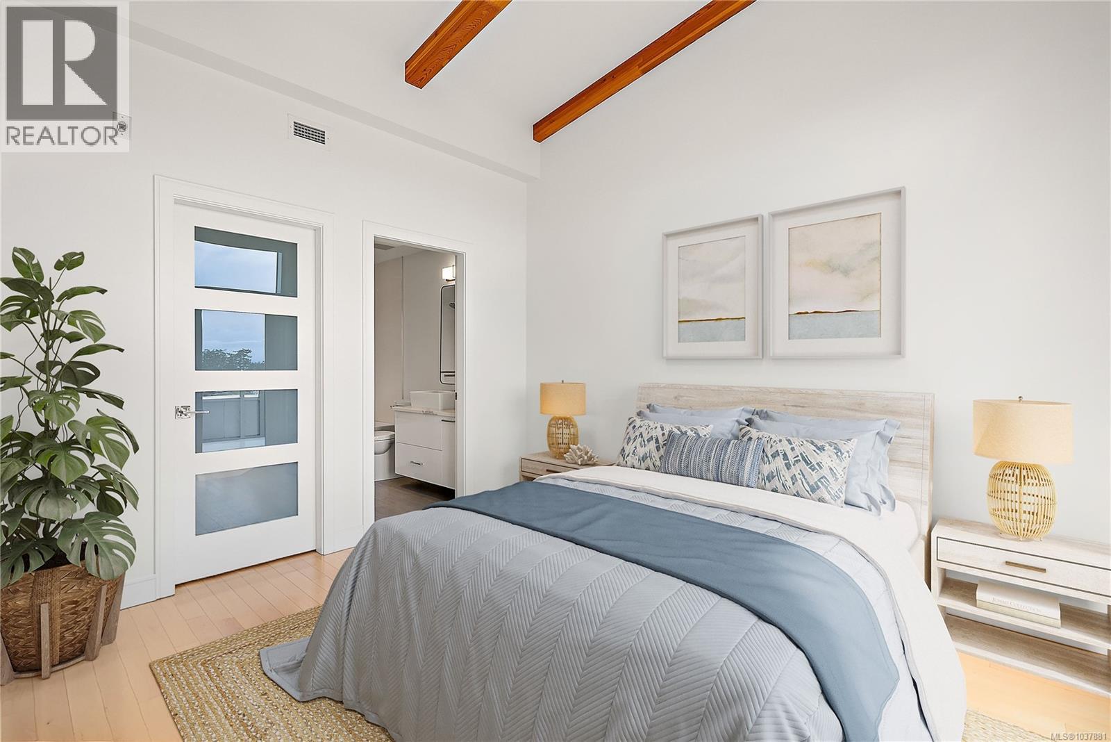 603 916 Lyall St Property Photo 6