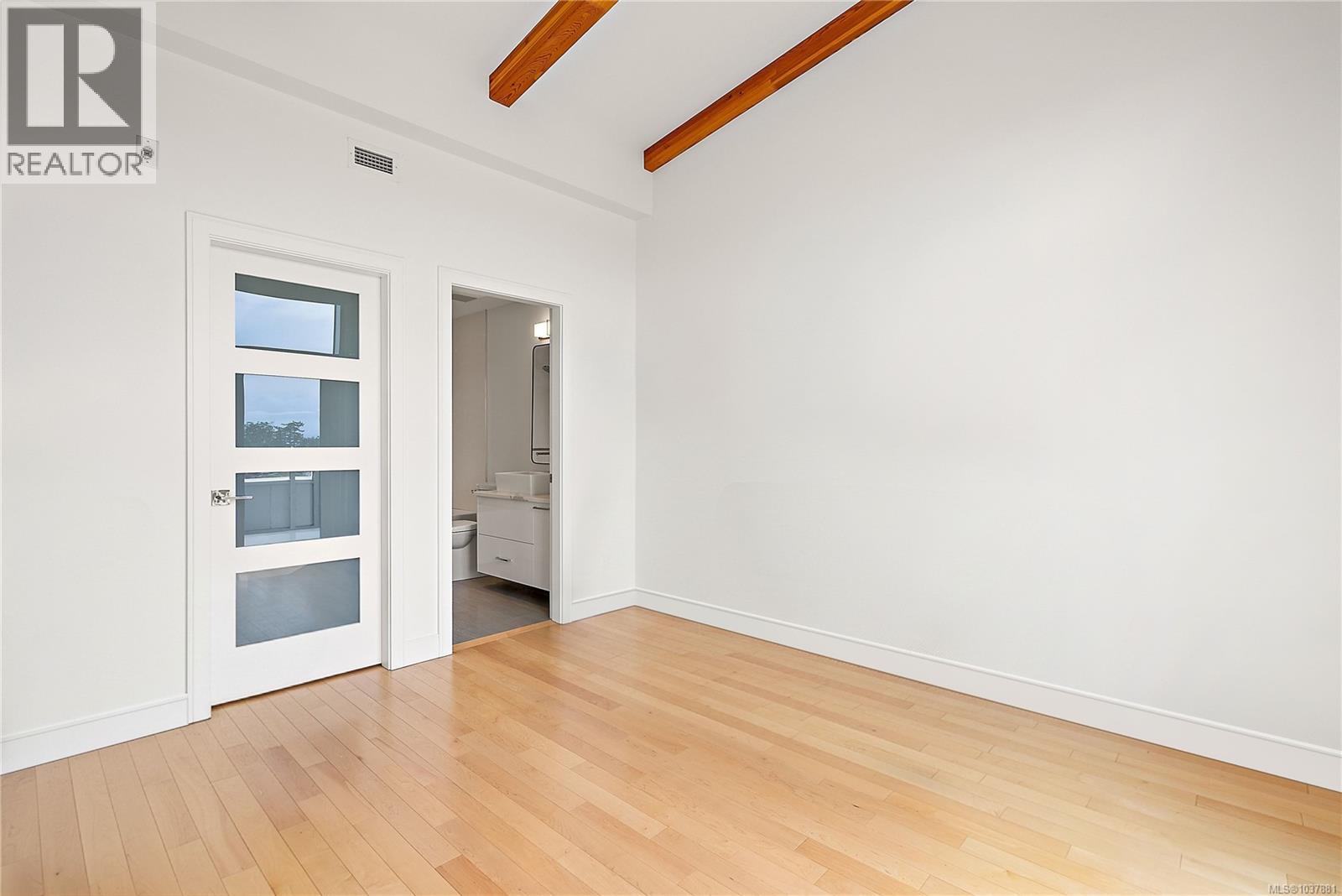 603 916 Lyall St Property Photo 22