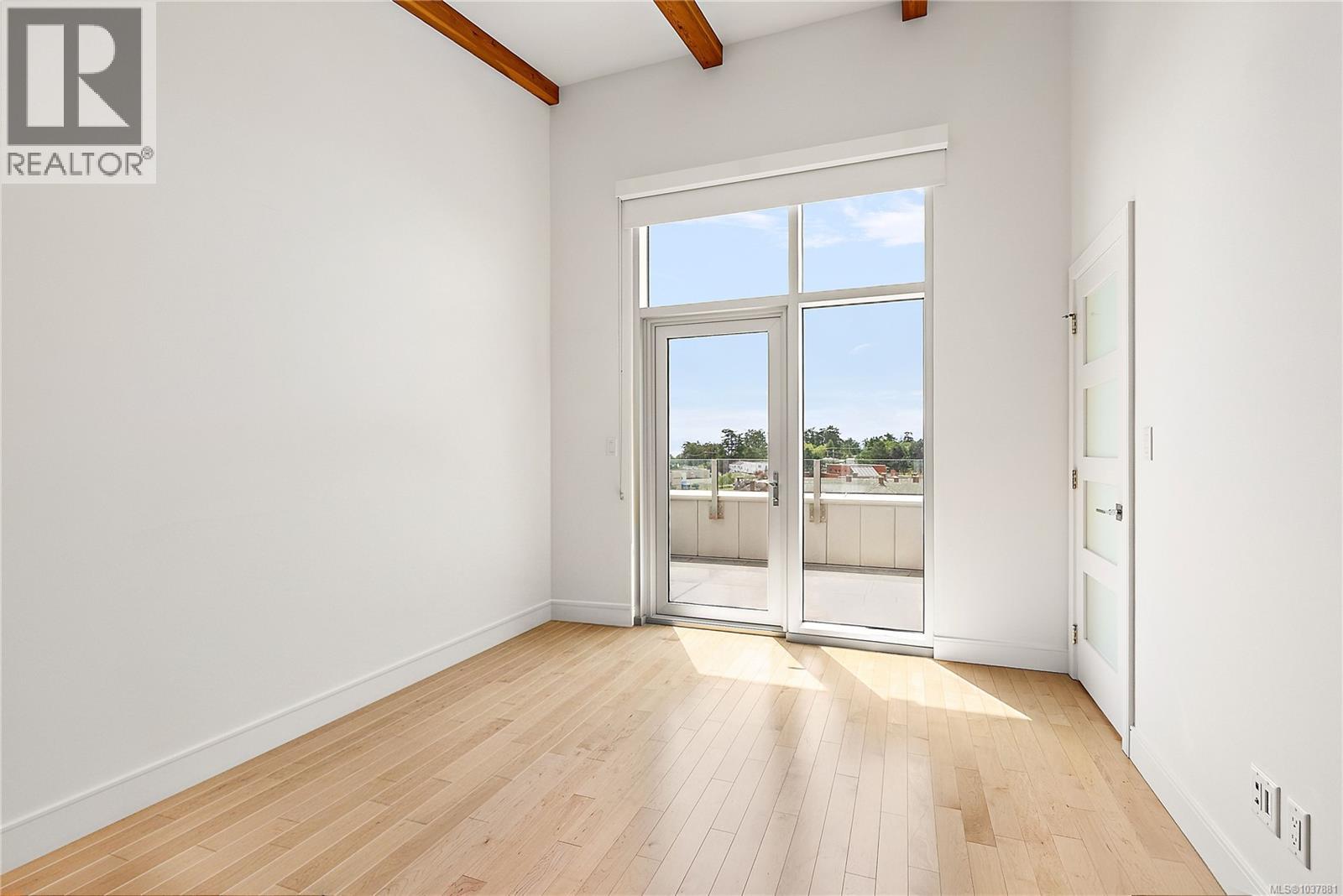 603 916 Lyall St Property Photo 23