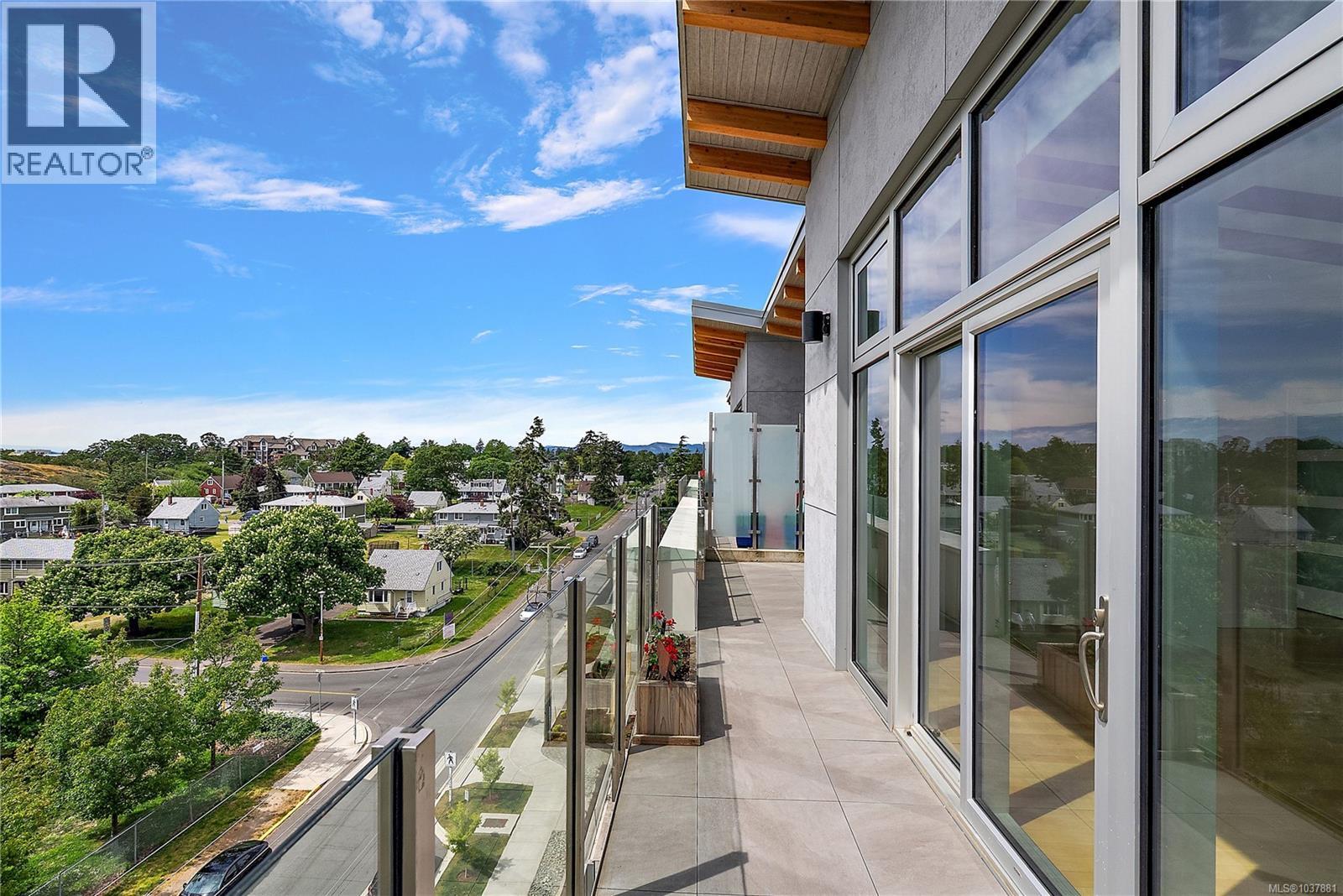 603 916 Lyall St Property Photo 28