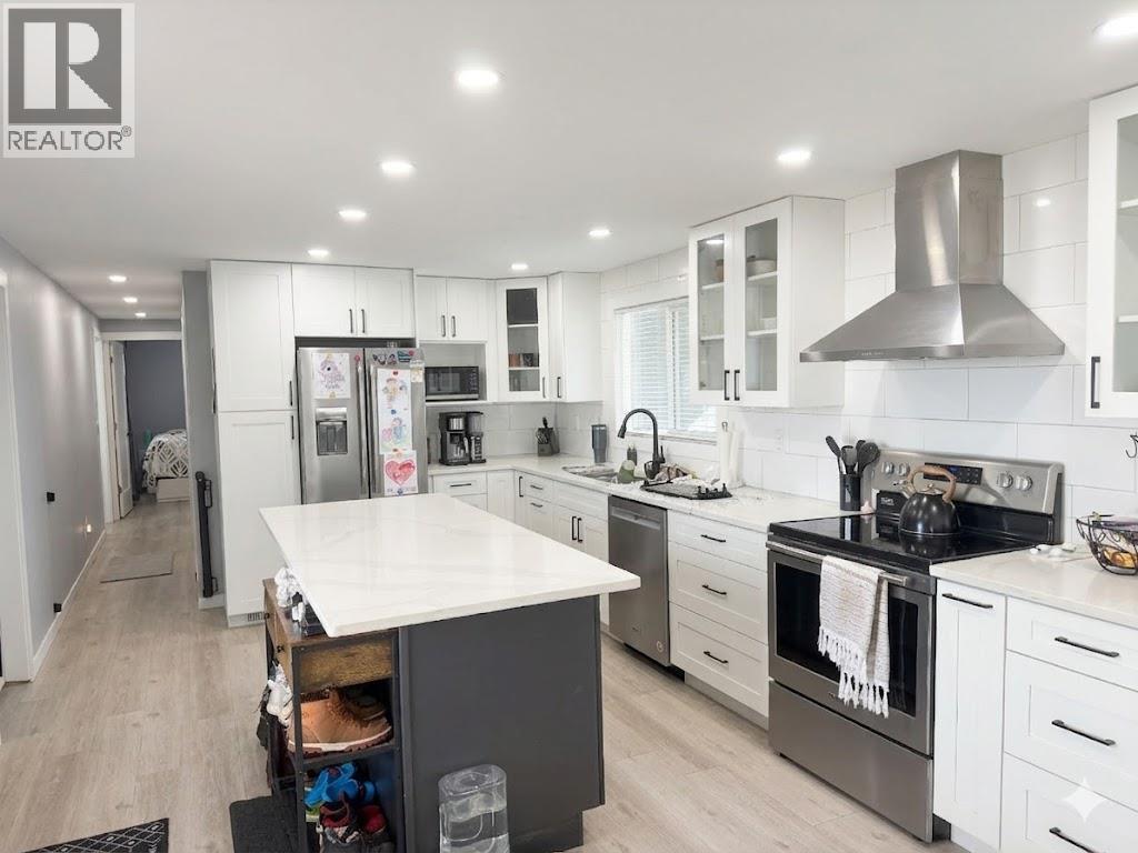 1860 Boucherie Road Unit# 102 Property Photo 1