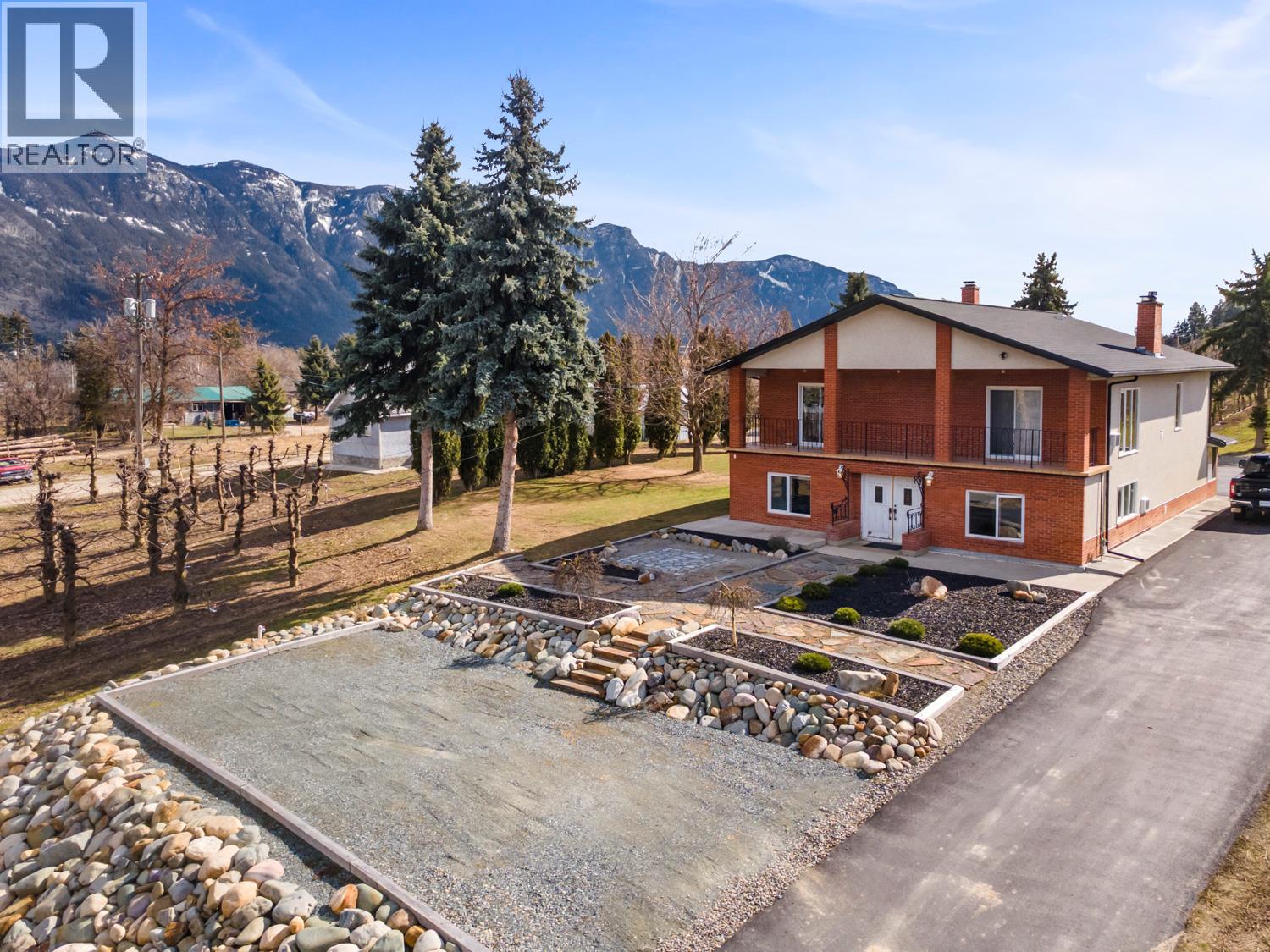 3029 Erickson Road Property Photo 1