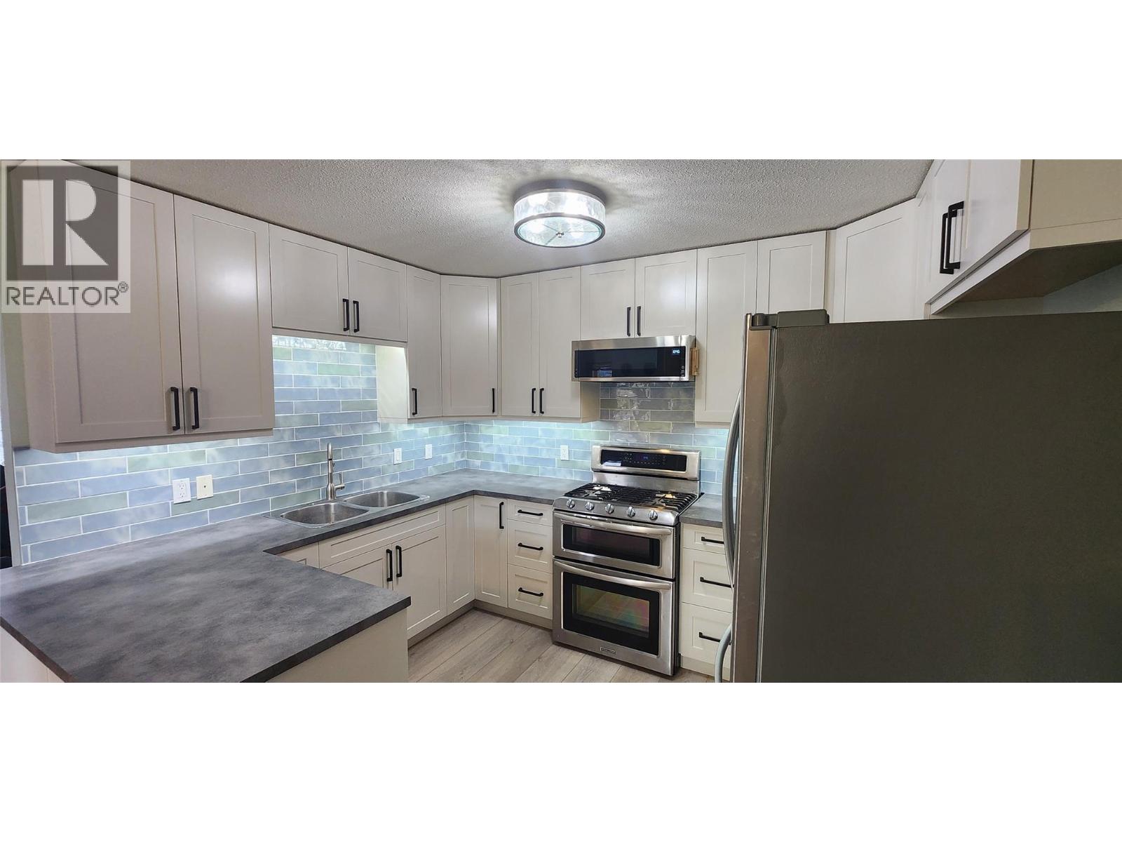 7766 18th Street Property Photo 10