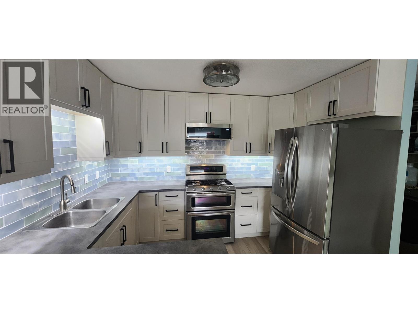 7766 18th Street Property Photo 11