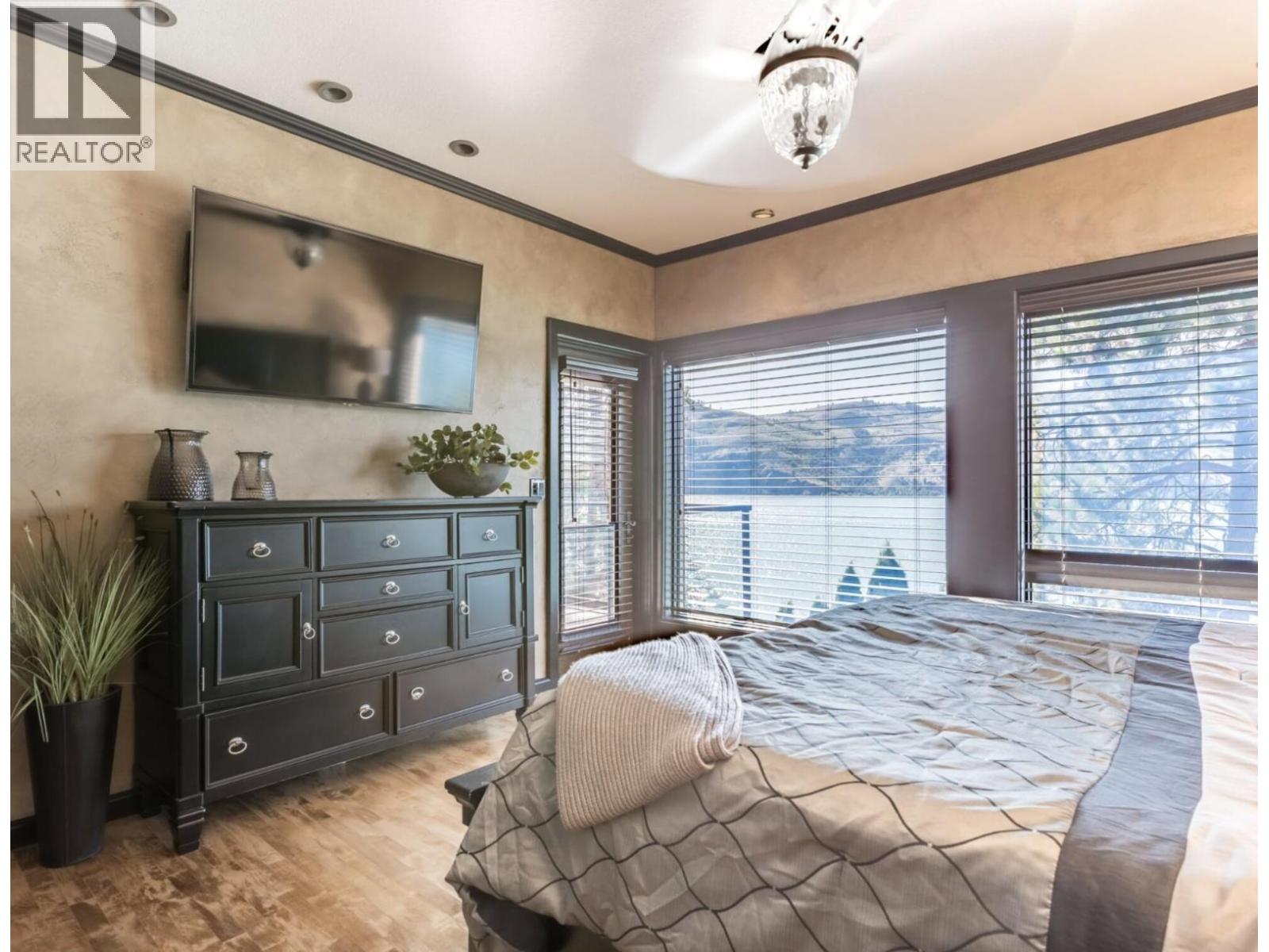 15010 & 15020 Tamarack Drive Property Photo 12