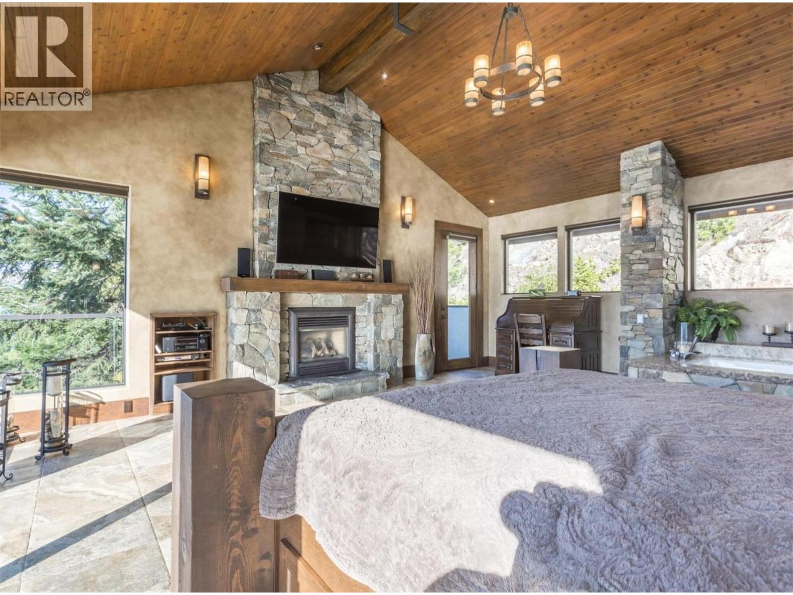 15010 & 15020 Tamarack Drive Property Photo 19