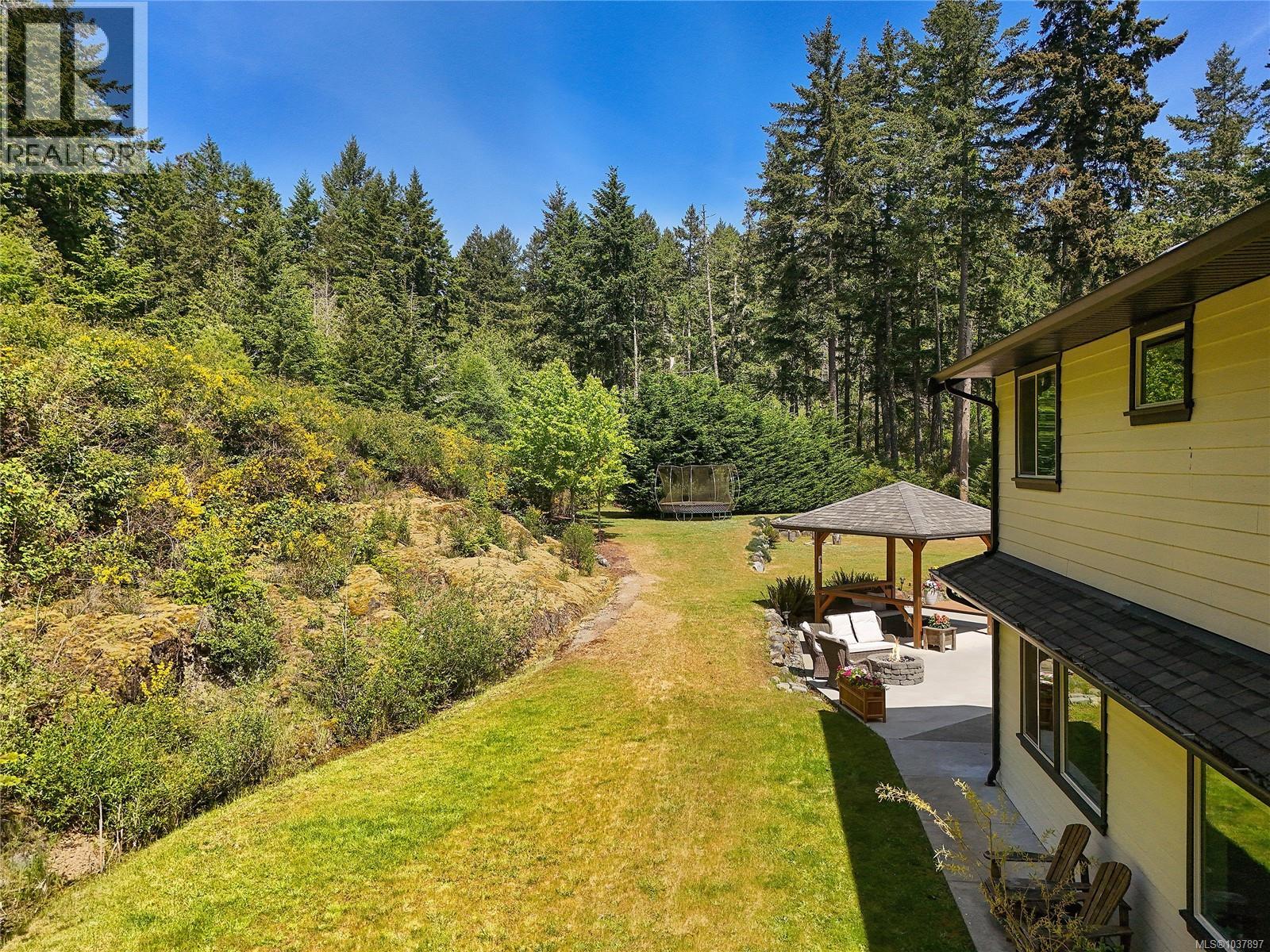 1058 Summer Breeze Lane Property Photo 11