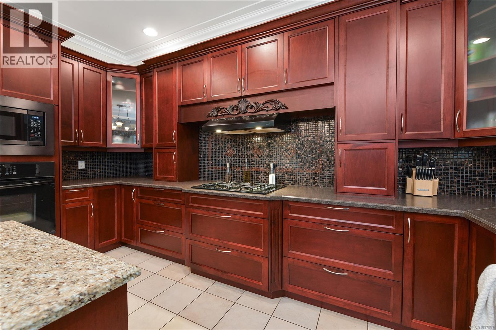1058 Summer Breeze Lane Property Photo 35
