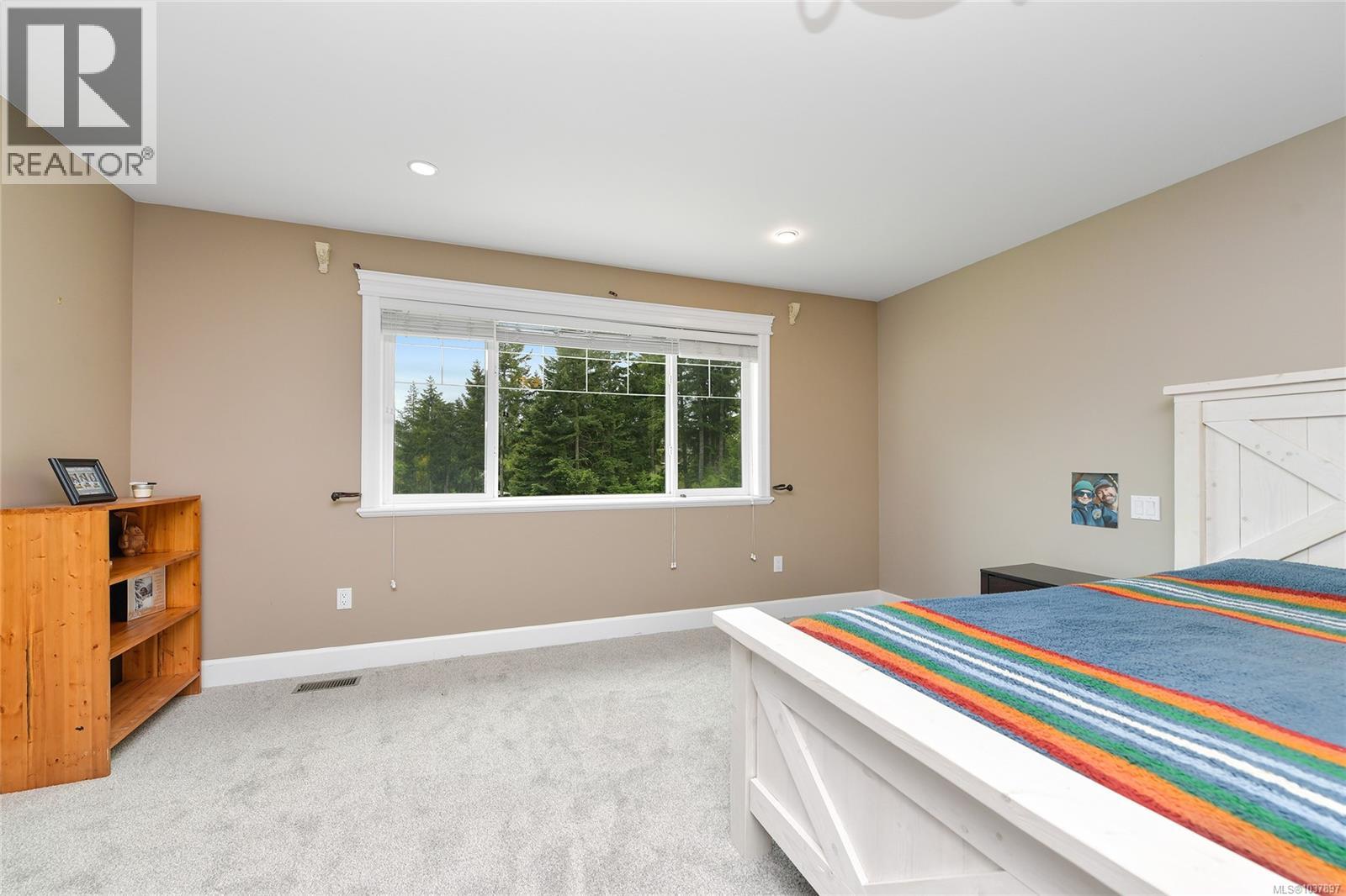 1058 Summer Breeze Lane Property Photo 46