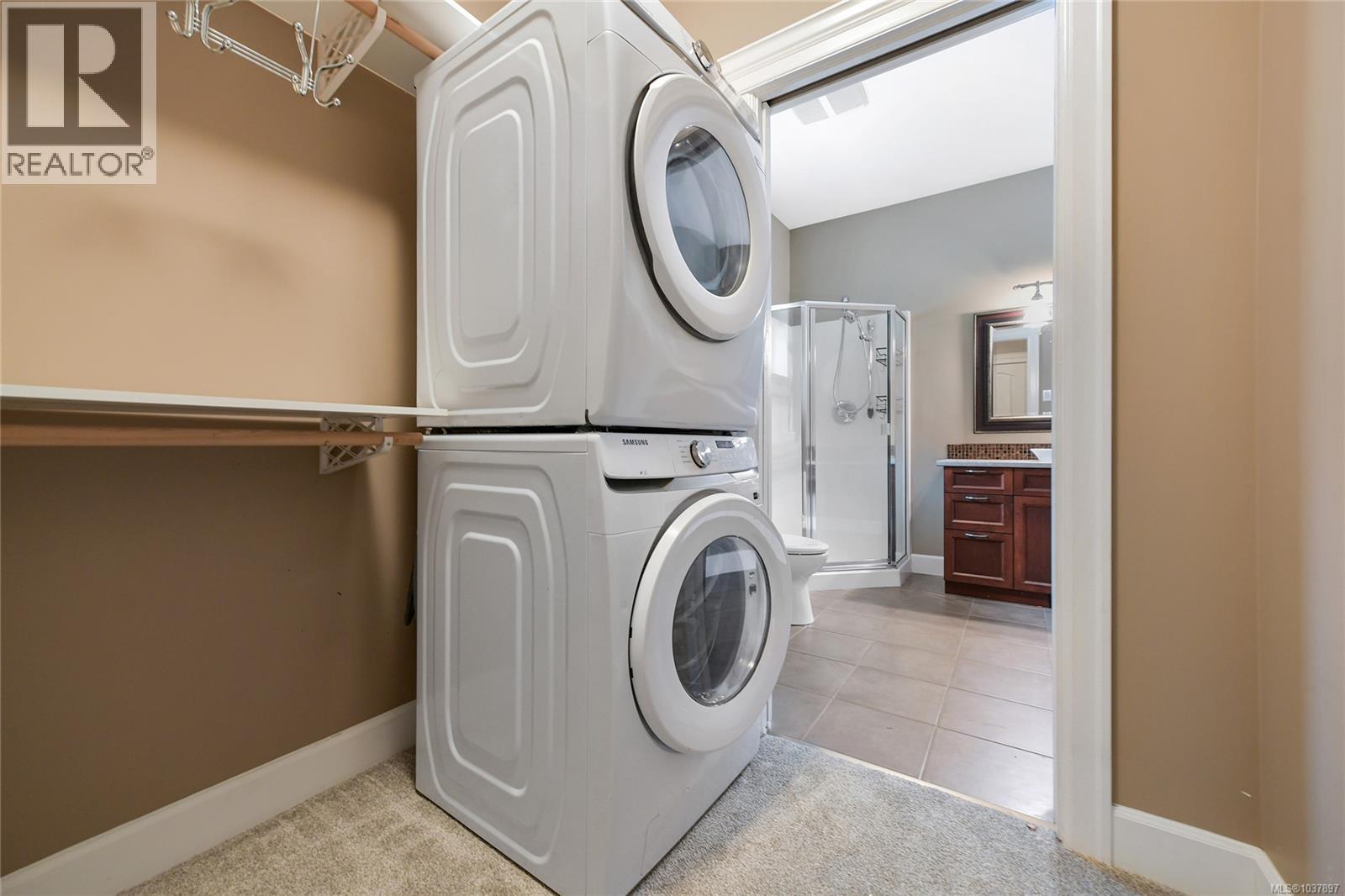 1058 Summer Breeze Lane Property Photo 64