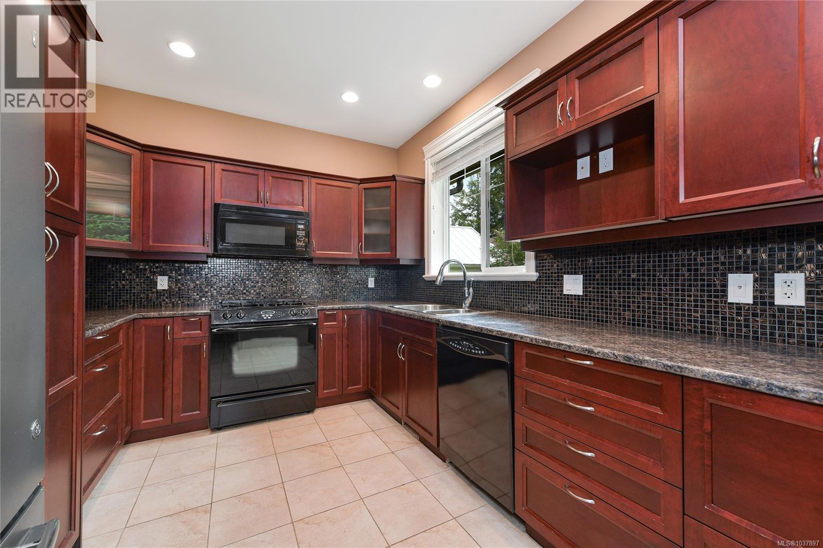 1058 Summer Breeze Lane Property Photo 70