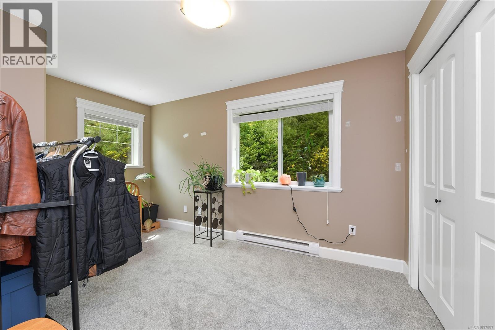 1058 Summer Breeze Lane Property Photo 73