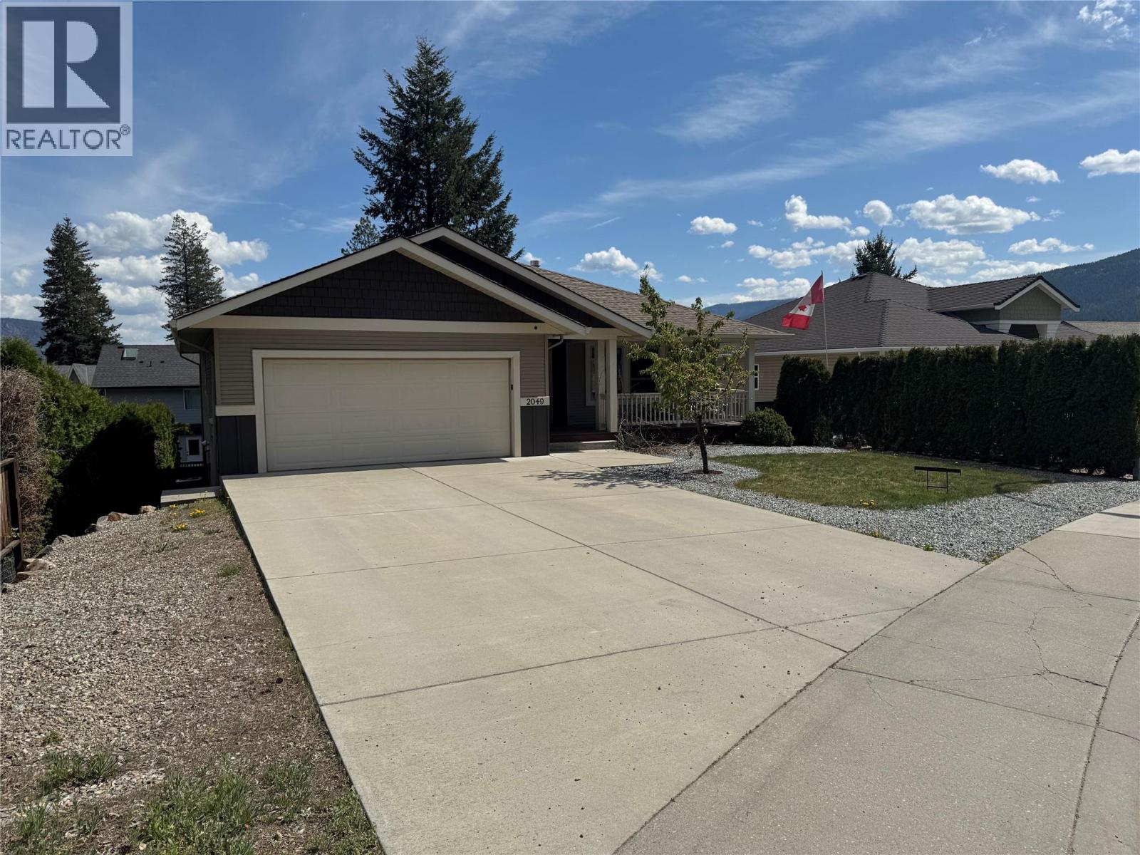 2049 Skyview Crescent Property Photo 1