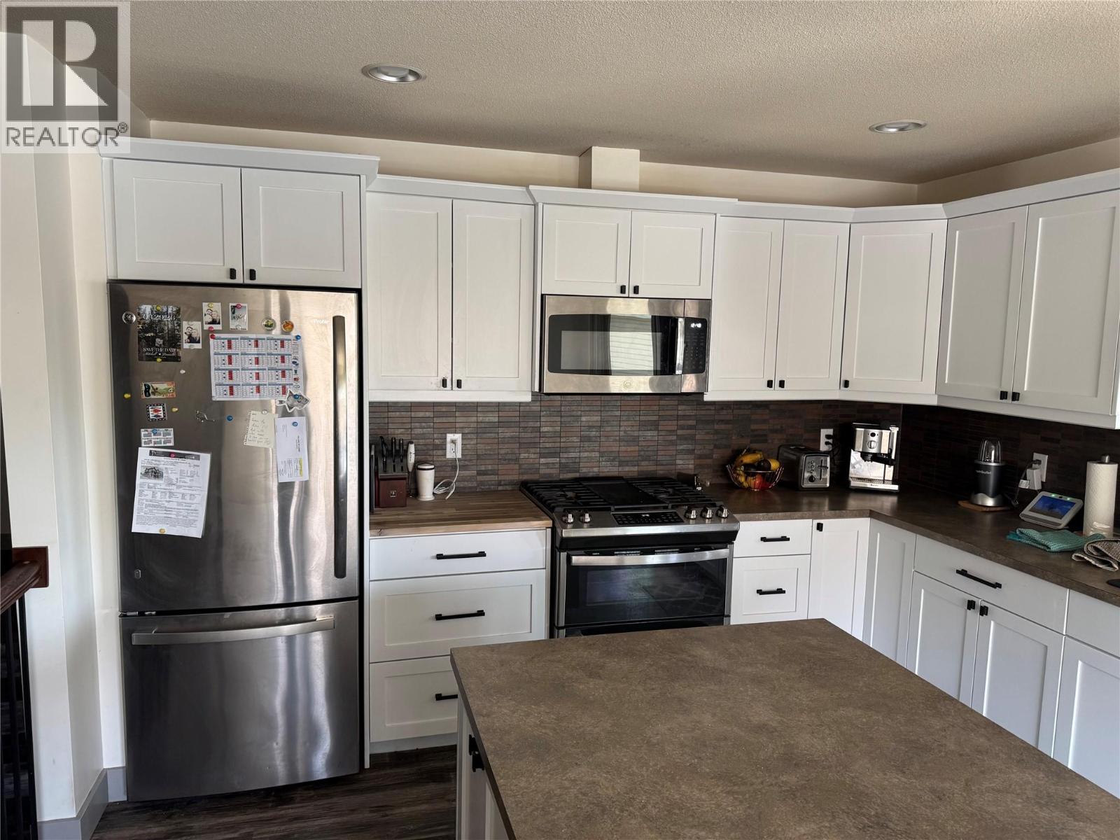 2049 Skyview Crescent Property Photo 10