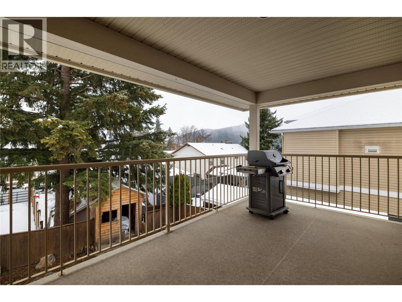 2049 Skyview Crescent Property Photo 16