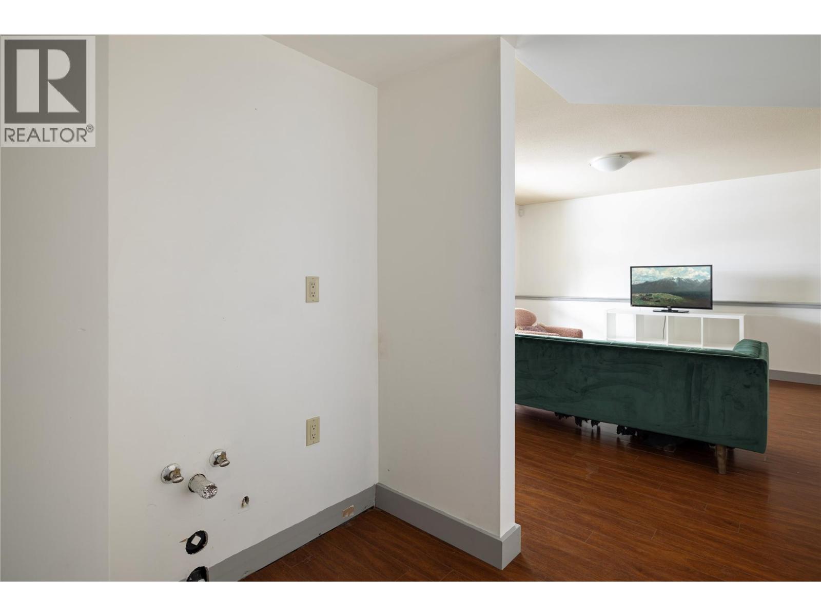2049 Skyview Crescent Property Photo 25