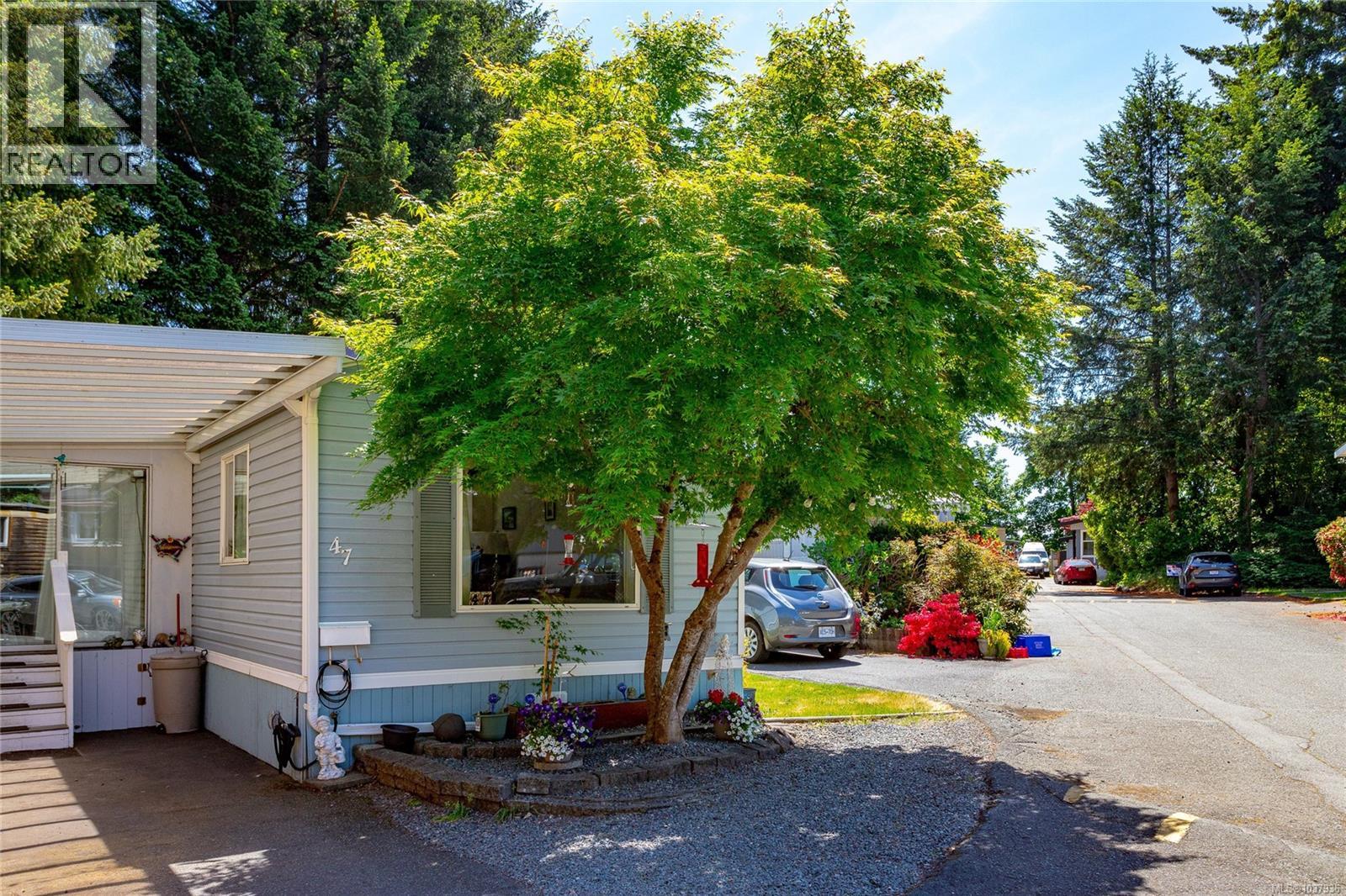 47 2817 Sooke Lake Rd Property Photo 2