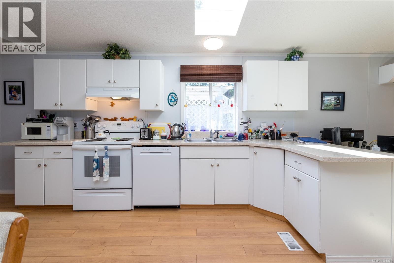 47 2817 Sooke Lake Rd Property Photo 8