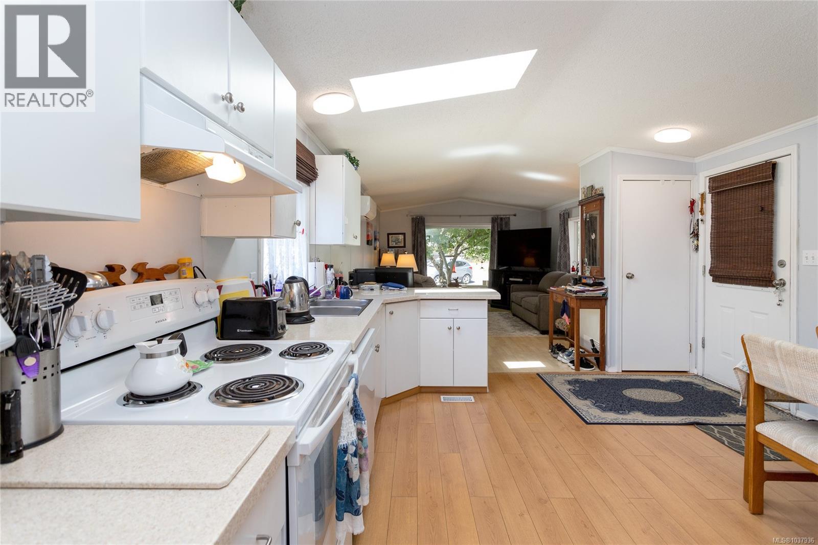 47 2817 Sooke Lake Rd Property Photo 9