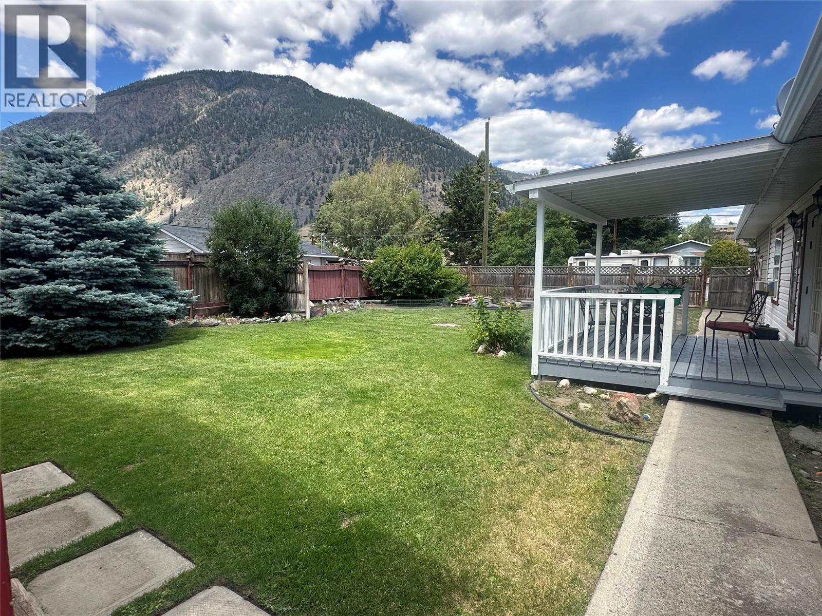 411 6th Avenue Property Photo 3
