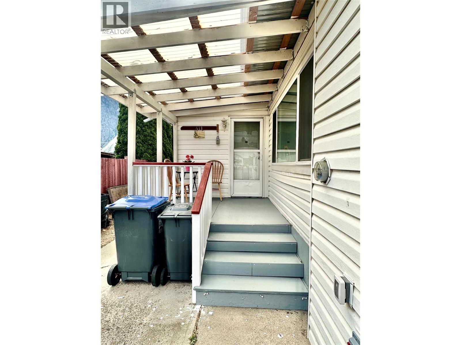 411 6th Avenue Property Photo 6