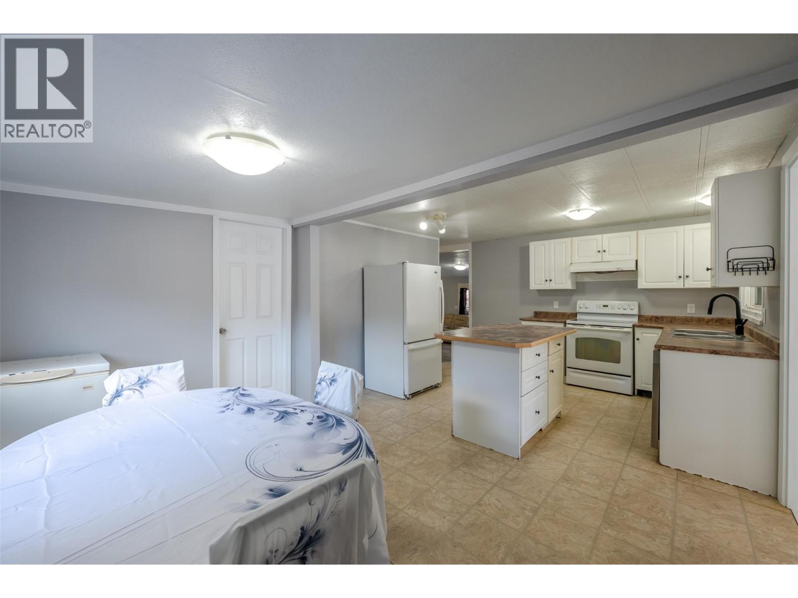 411 6th Avenue Property Photo 13
