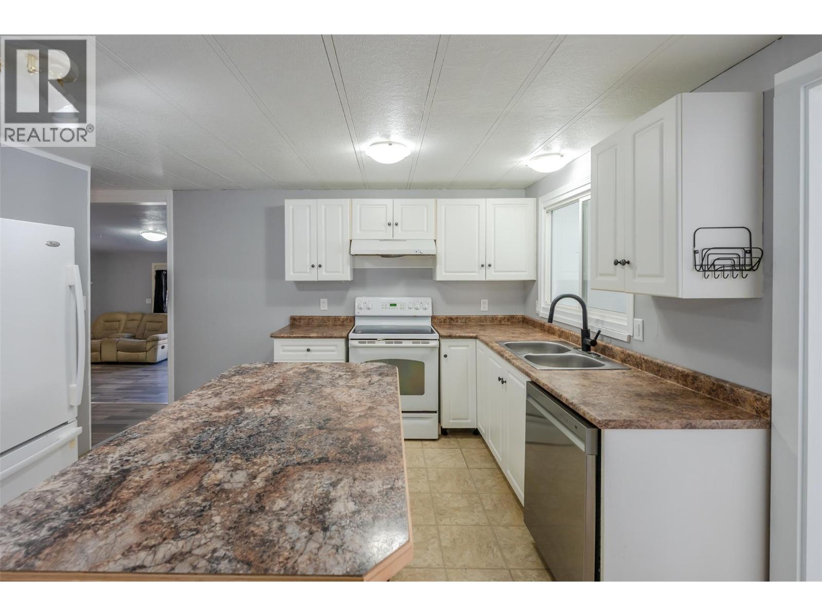 411 6th Avenue Property Photo 15