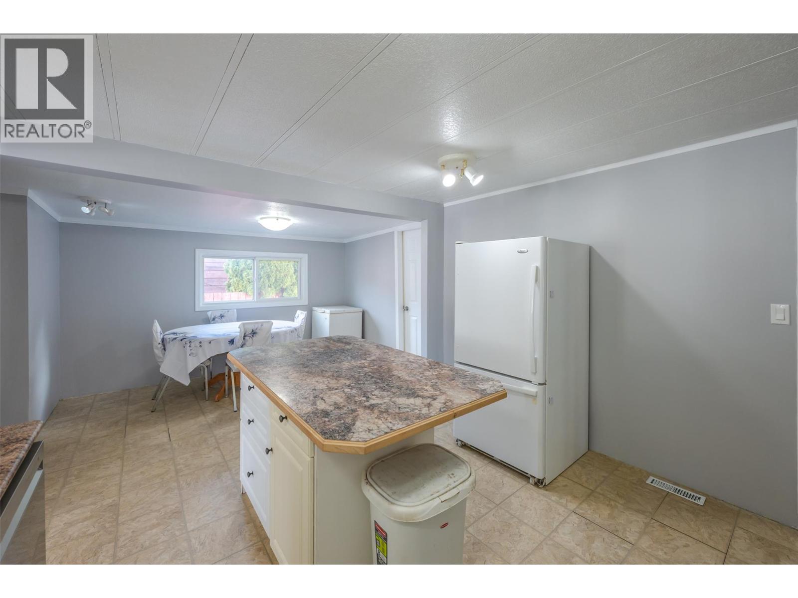 411 6th Avenue Property Photo 18