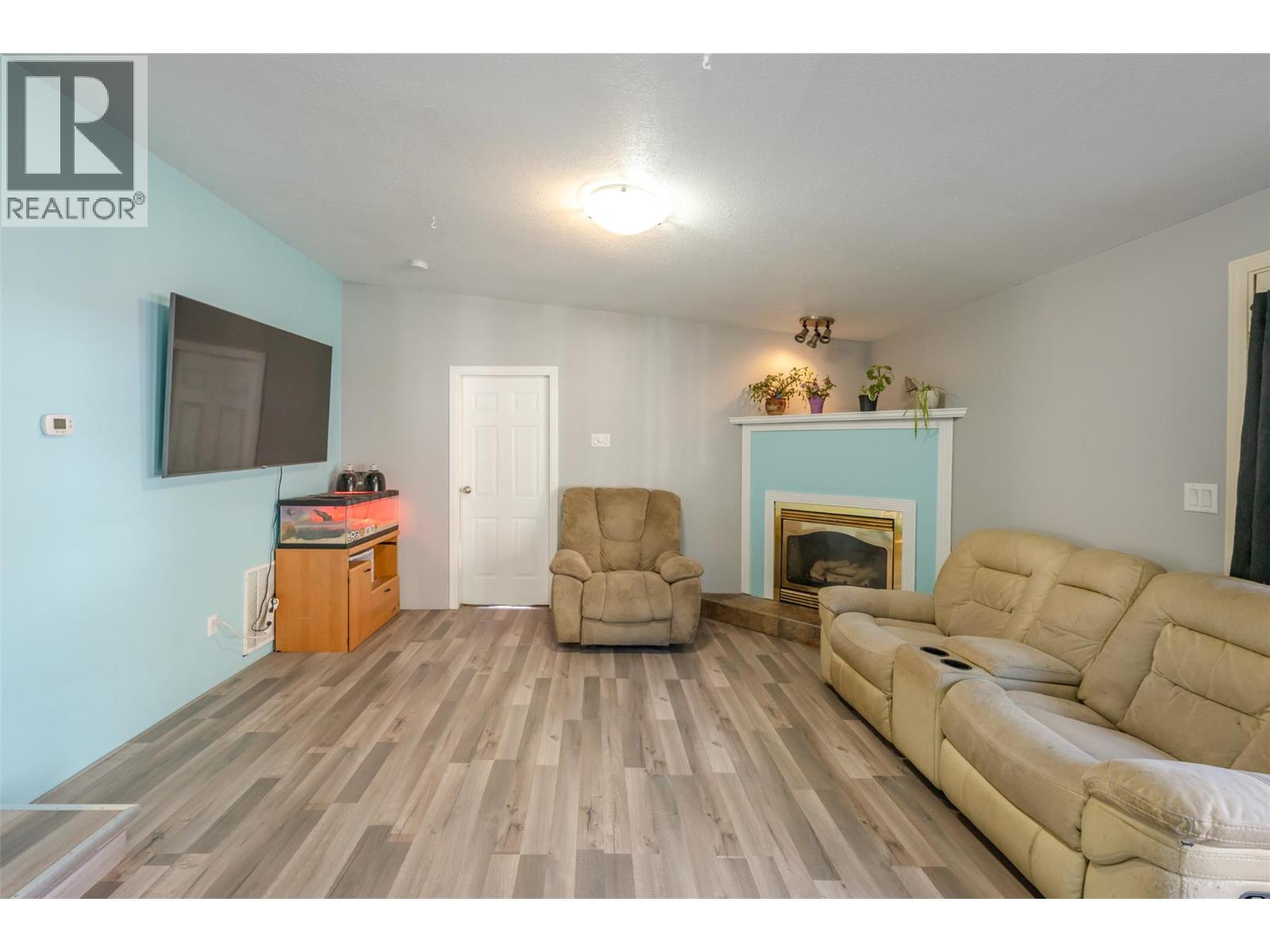 411 6th Avenue Property Photo 23