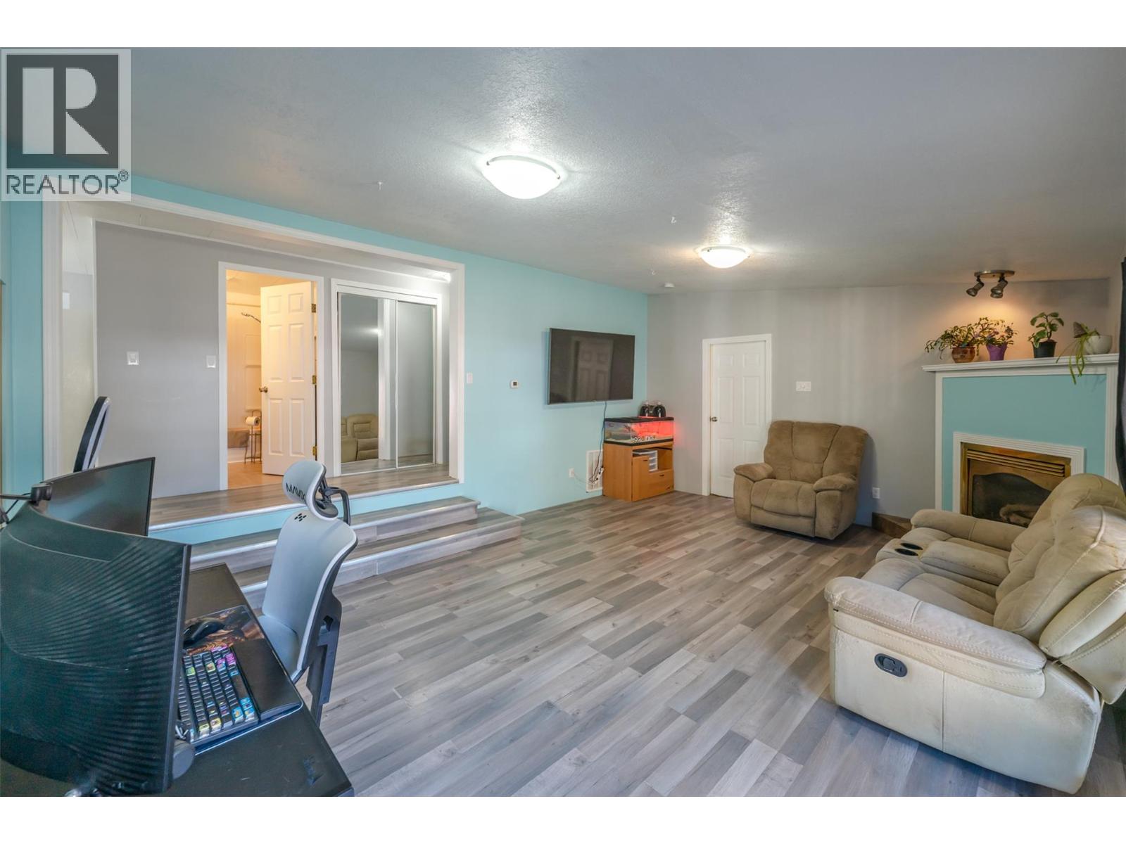 411 6th Avenue Property Photo 24