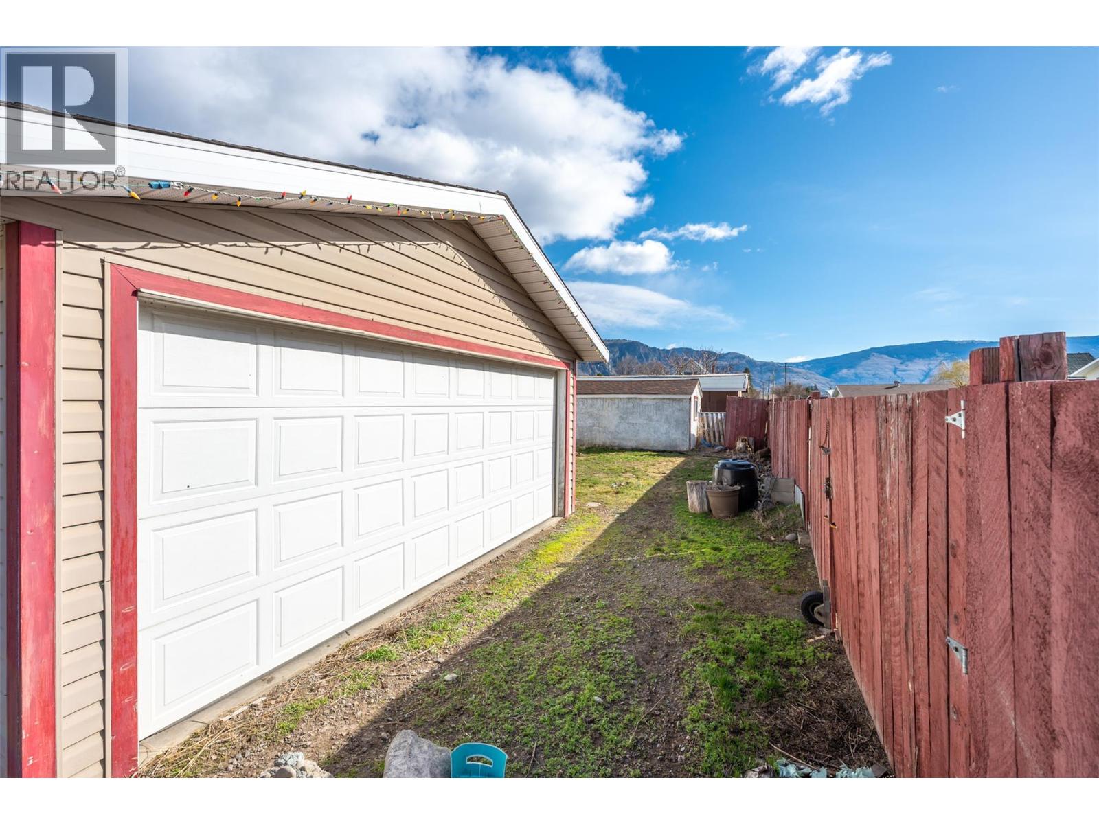 411 6th Avenue Property Photo 37