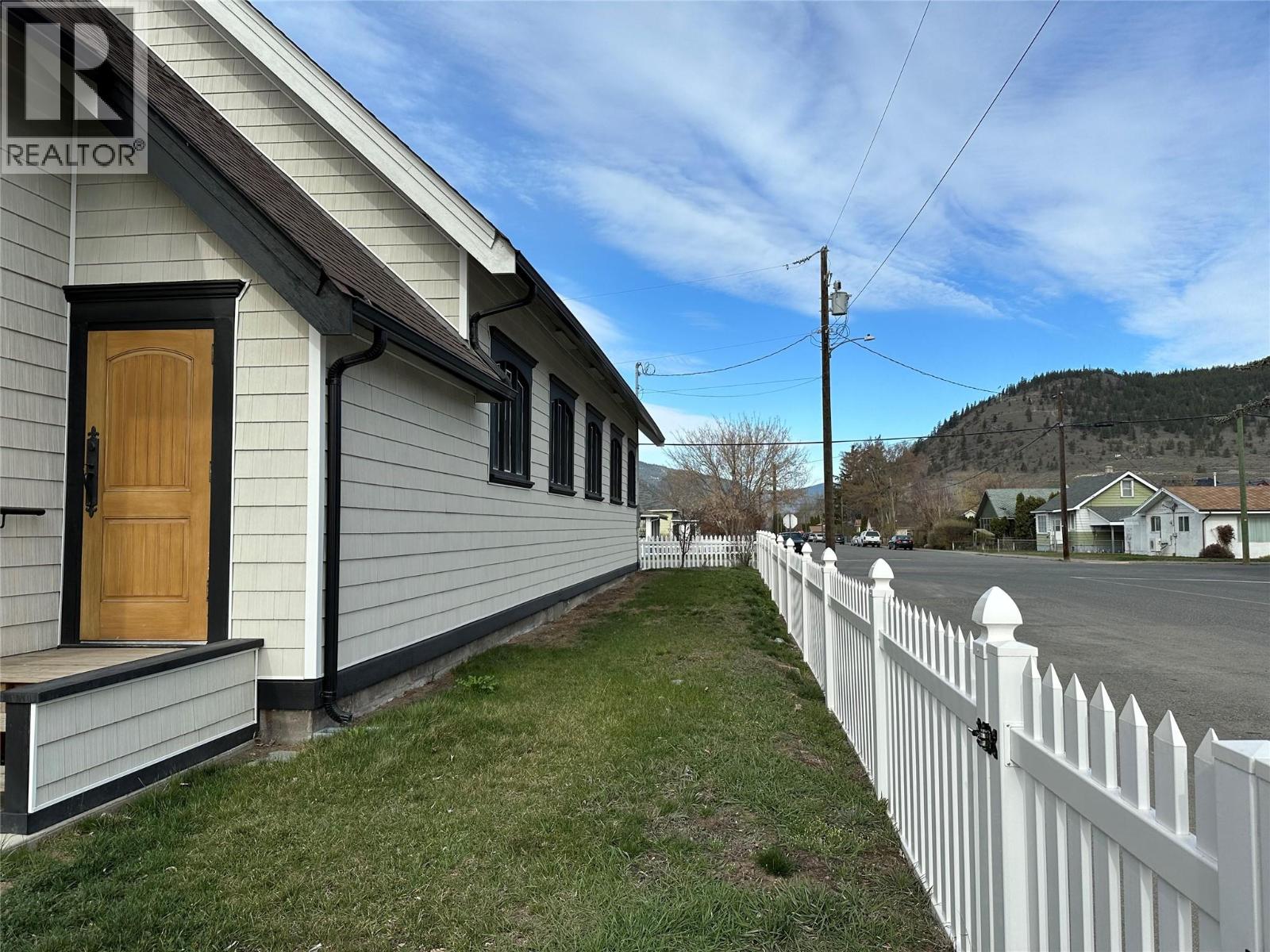 1998 Chapman Street Property Photo 7