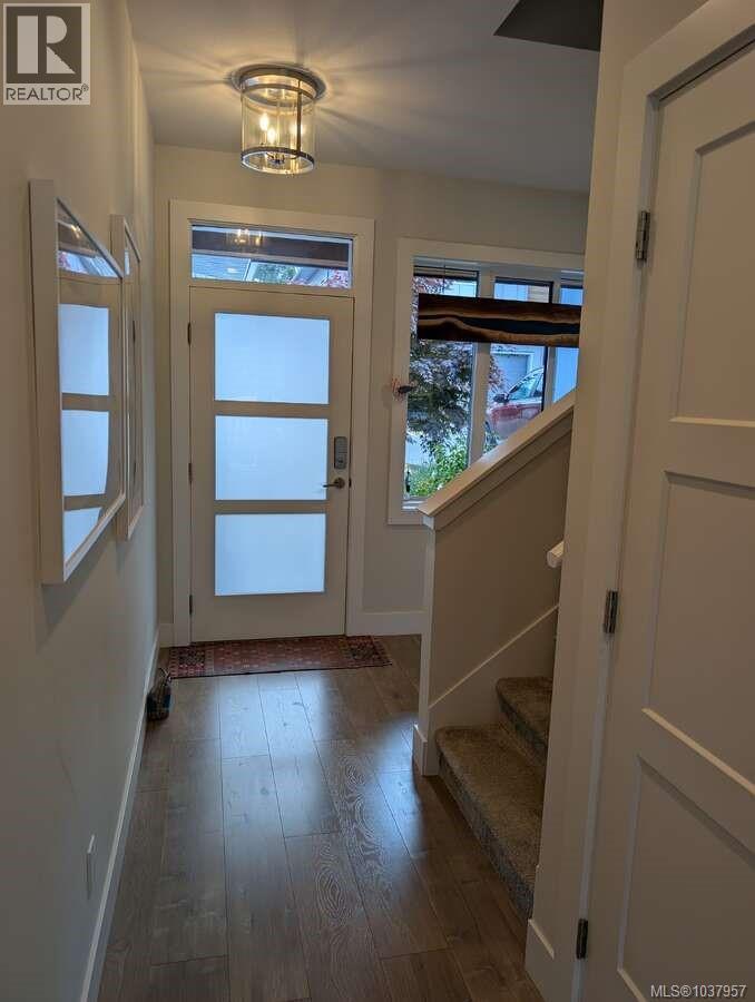 38 2607 Kendal Ave Property Photo 9