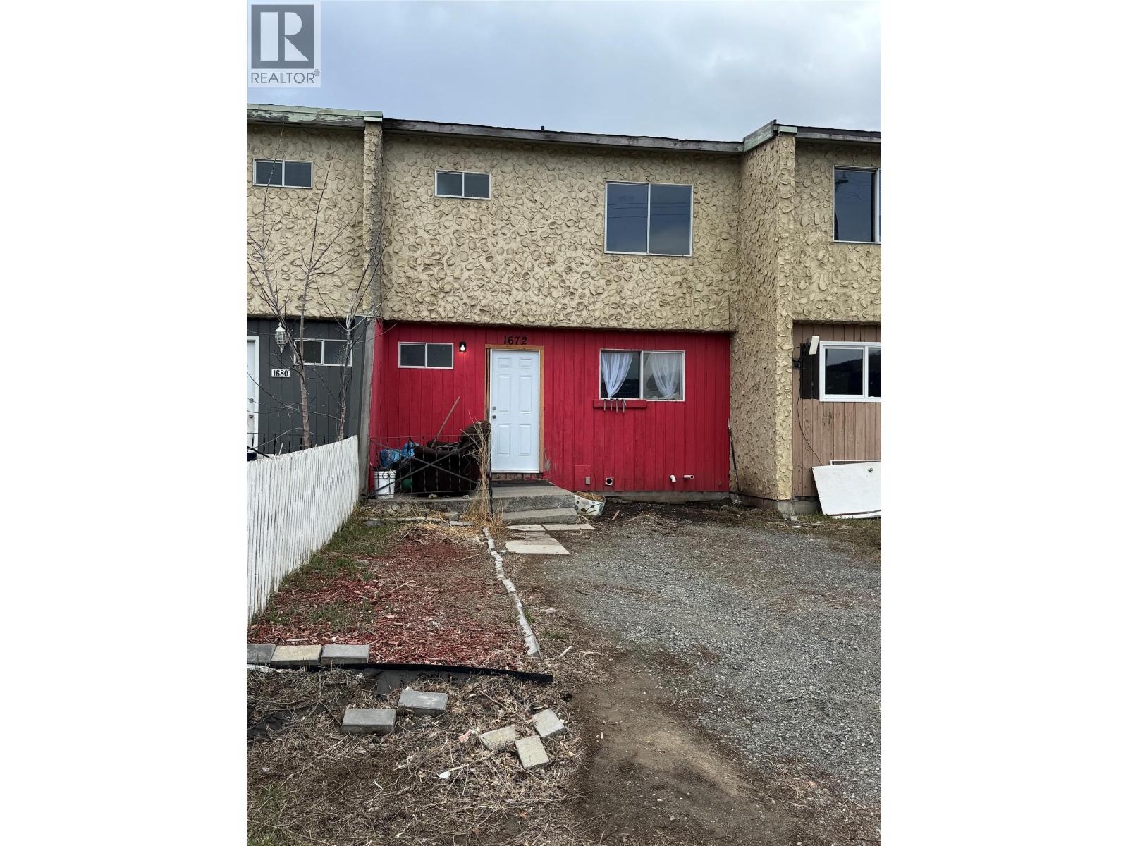 1672 Douglas Street Property Photo 1