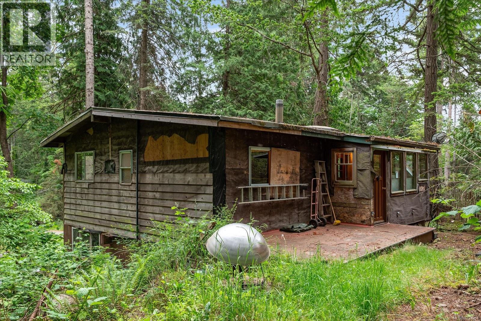 101 Pirates Lane Property Photo 7